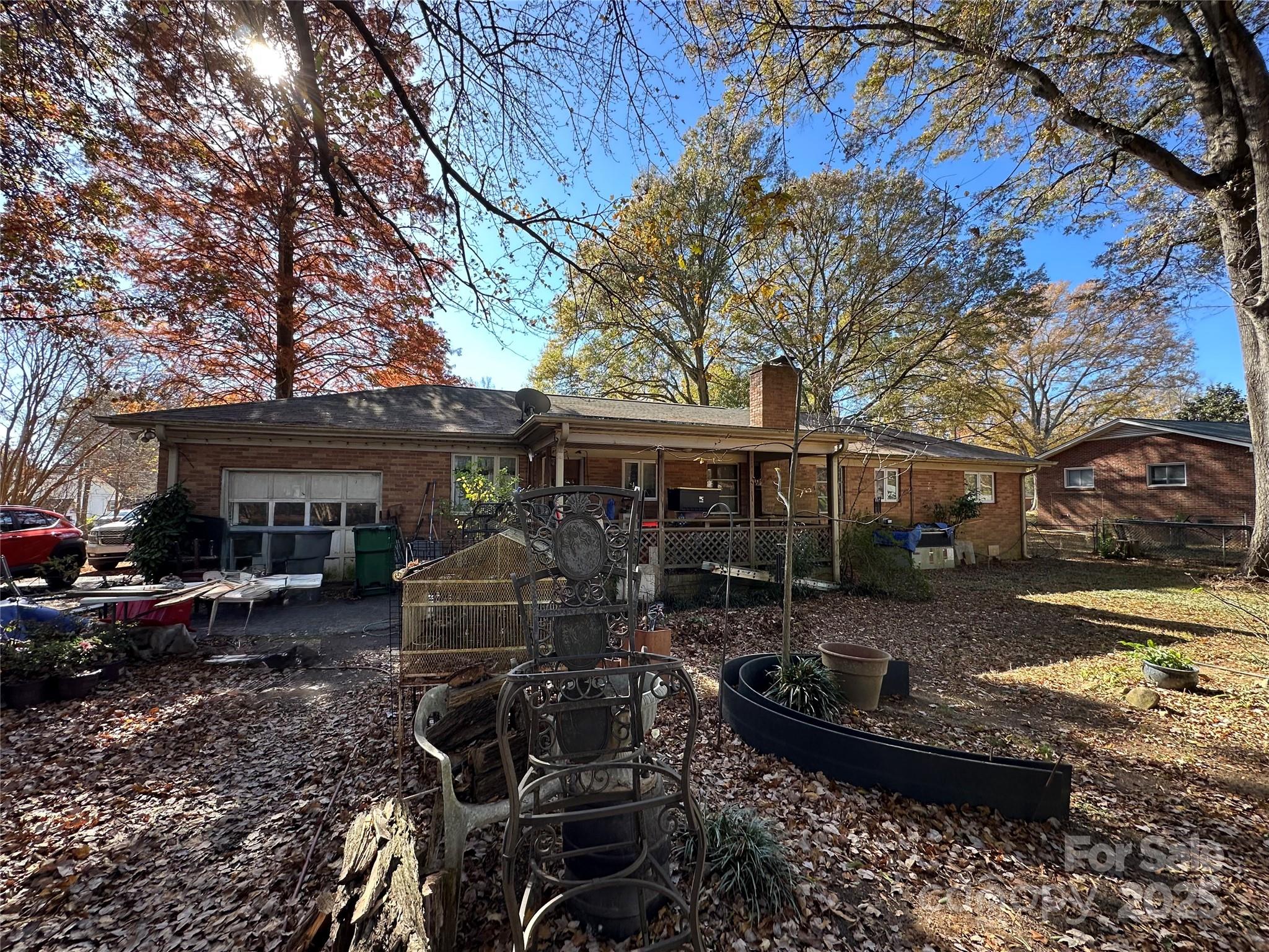 6547 Louglen Circle — Charlotte