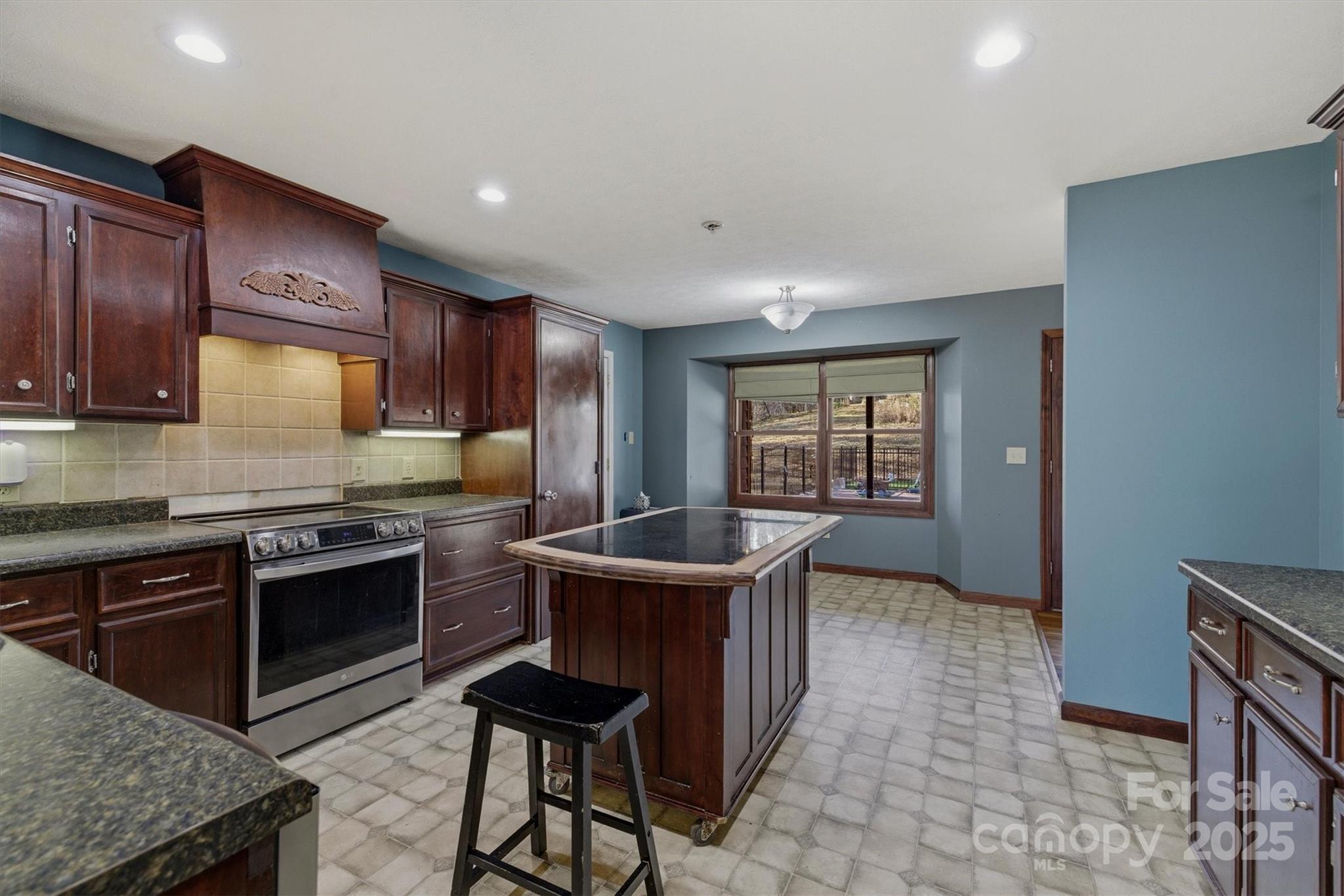 5341 Reese Store Avenue — Morganton