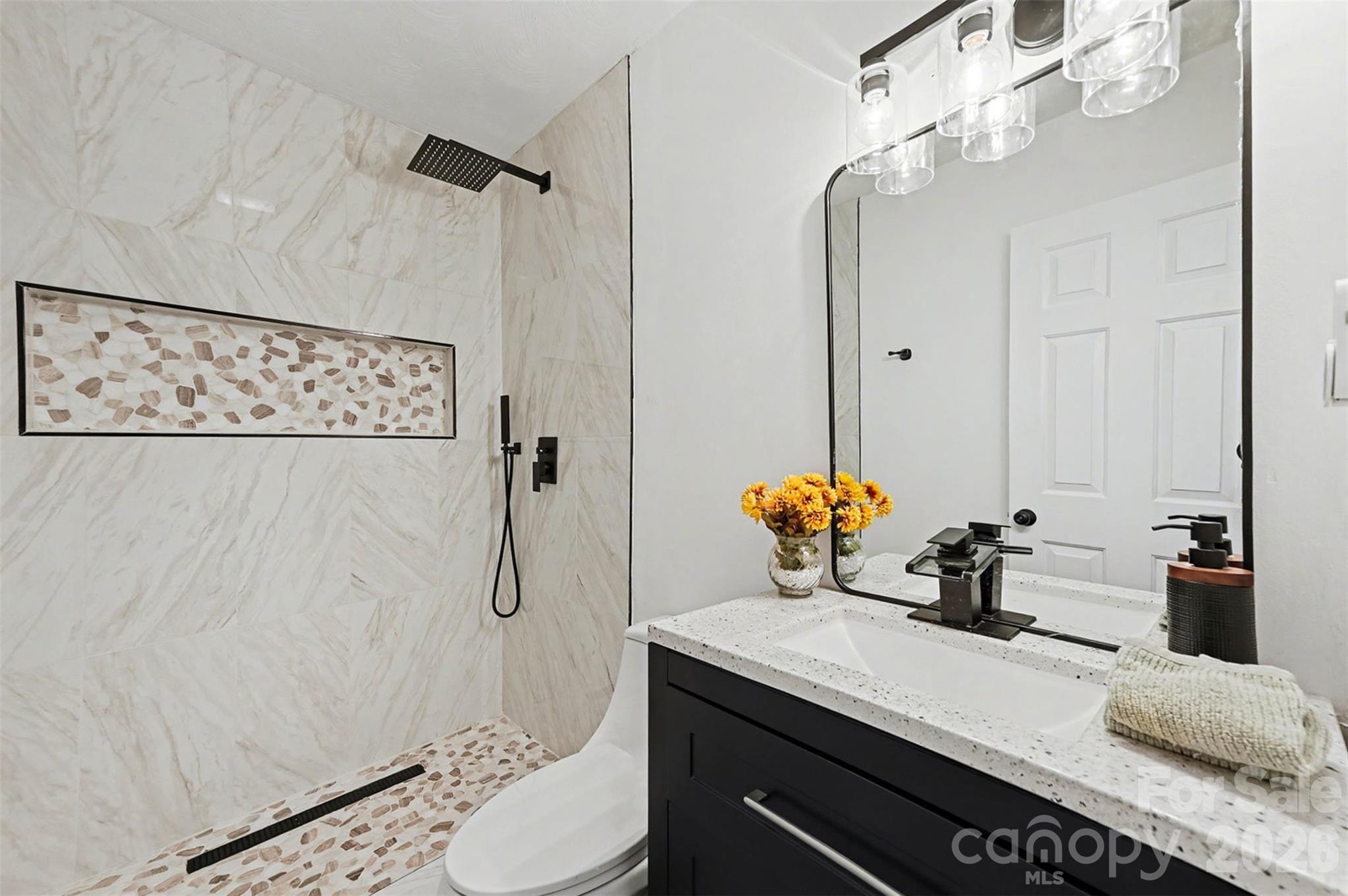 105 3rd Avenue NW — Hildebran