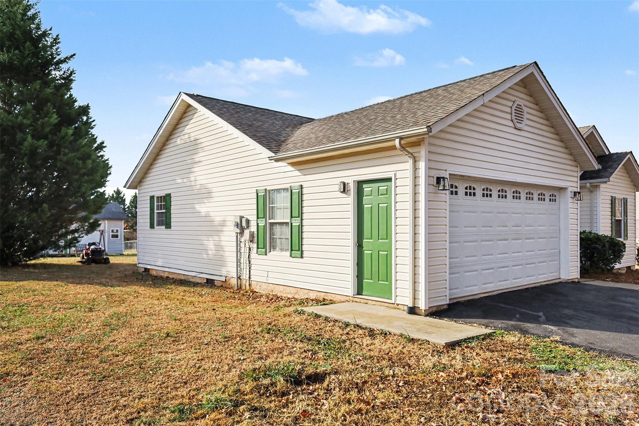 105 3rd Avenue NW — Hildebran