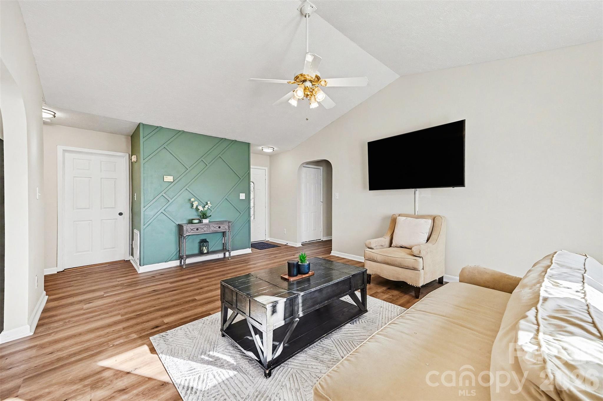 105 3rd Avenue NW — Hildebran