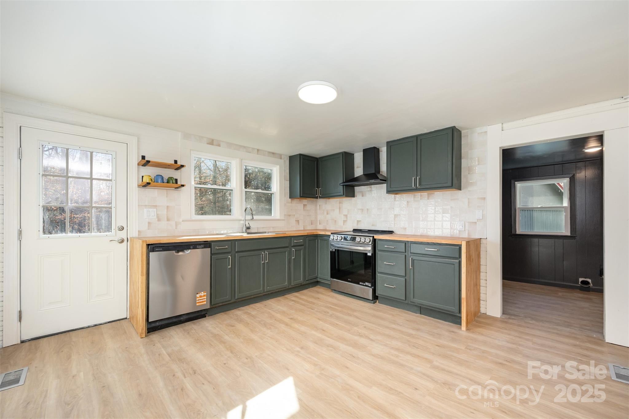 8013 Caswell Road — Stanley