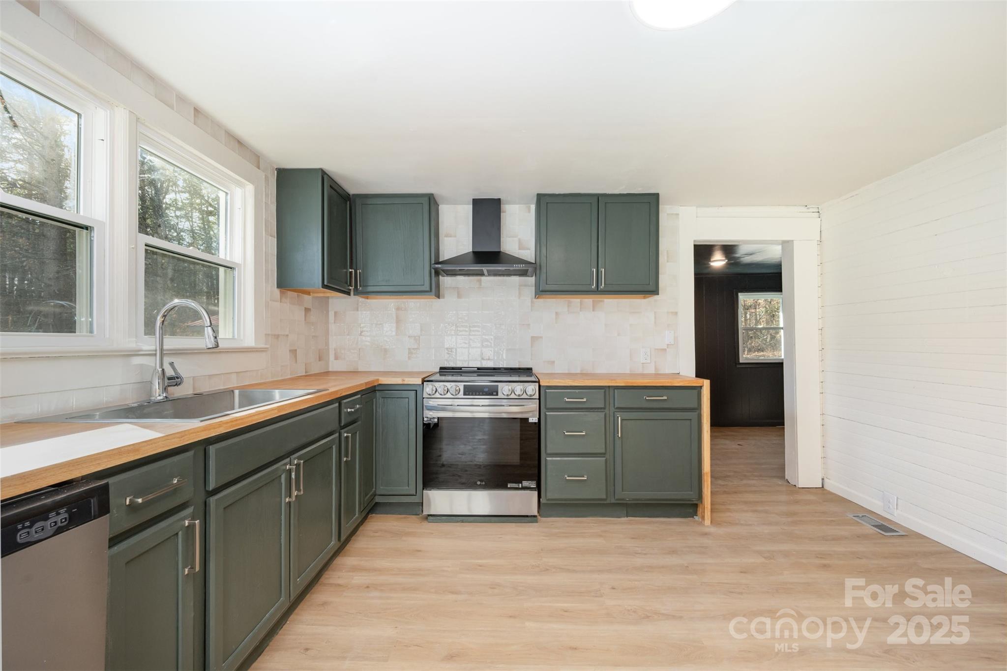 8013 Caswell Road — Stanley