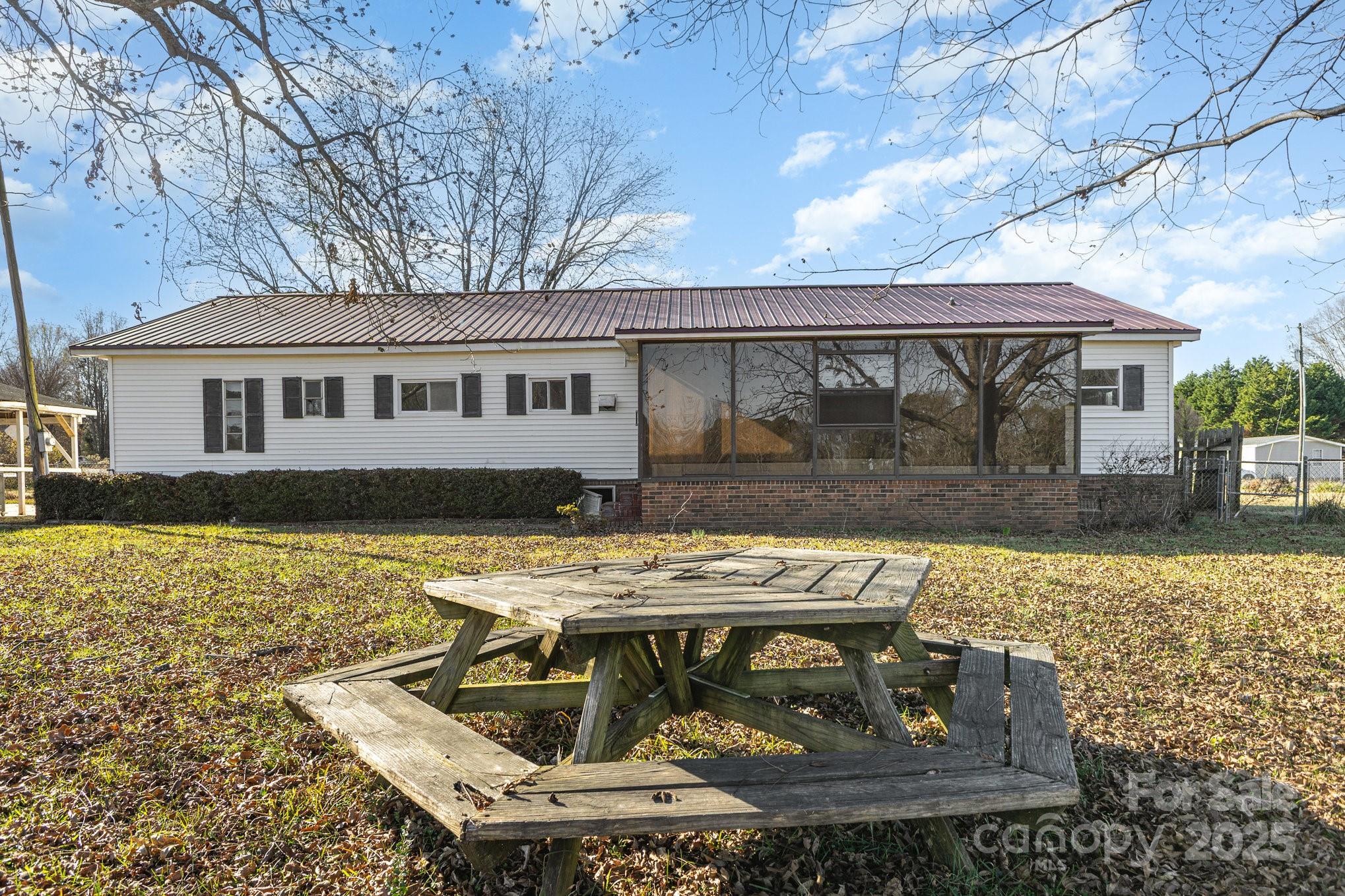 610 Osteen Road — York