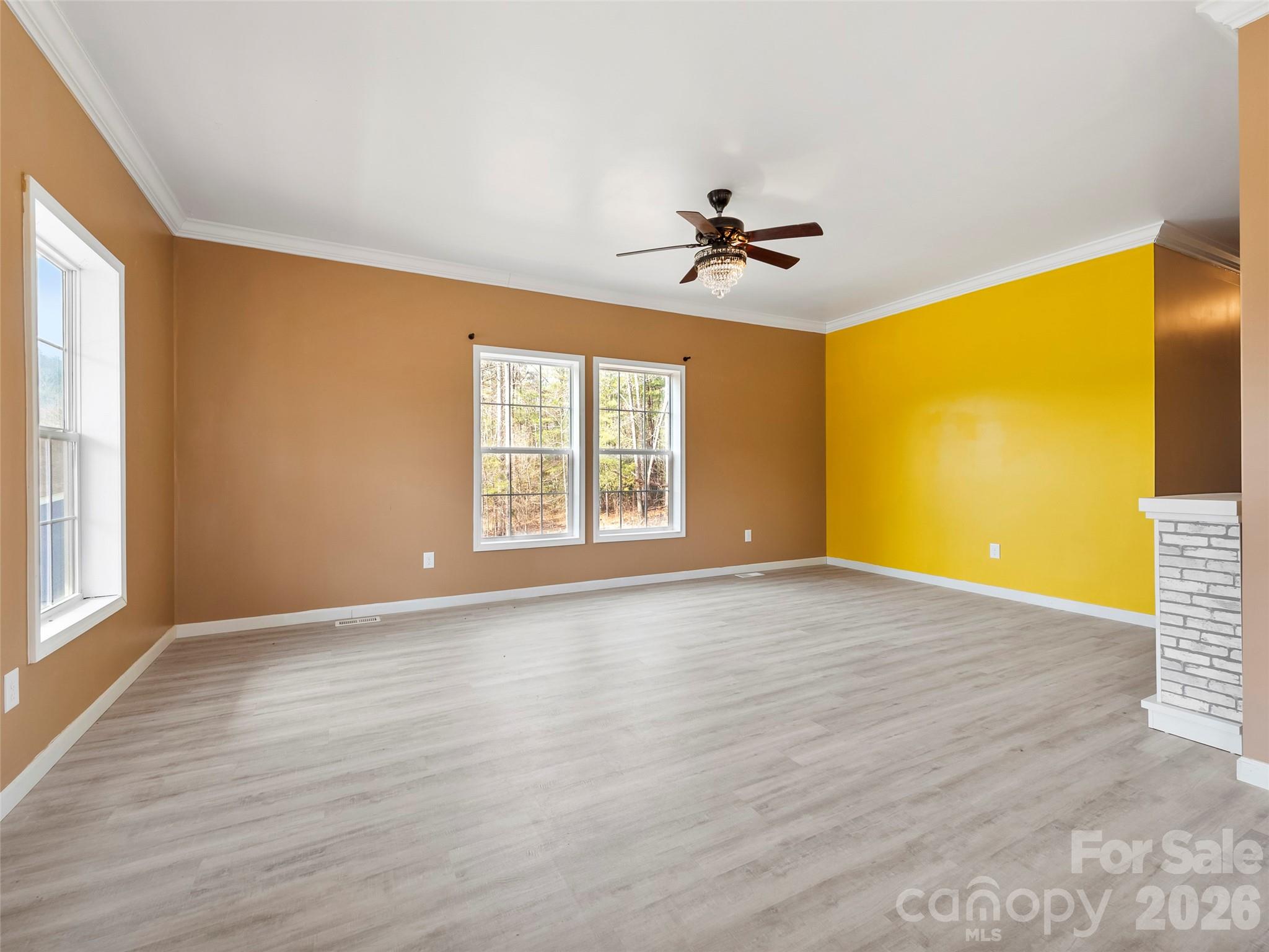 83 Moss Hill Drive — Hendersonville