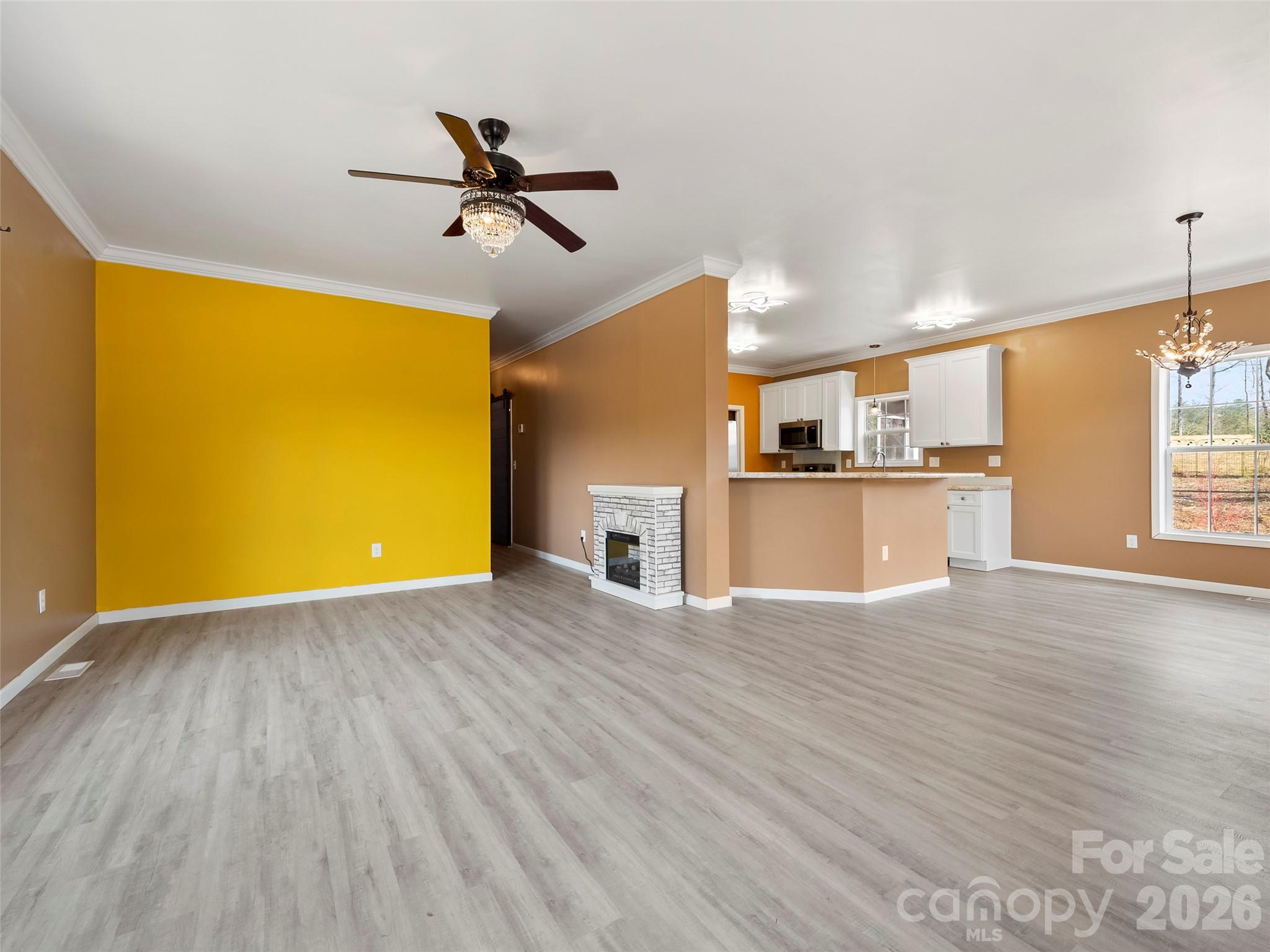 83 Moss Hill Drive — Hendersonville