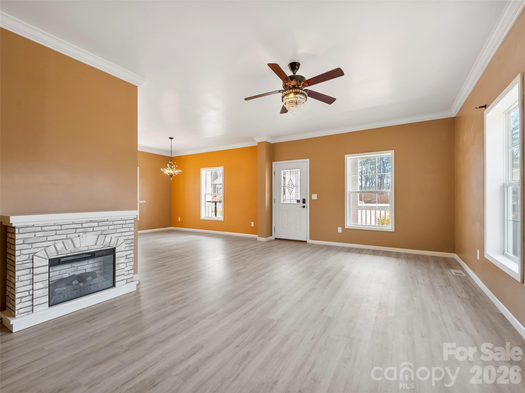 83 Moss Hill Drive — Hendersonville