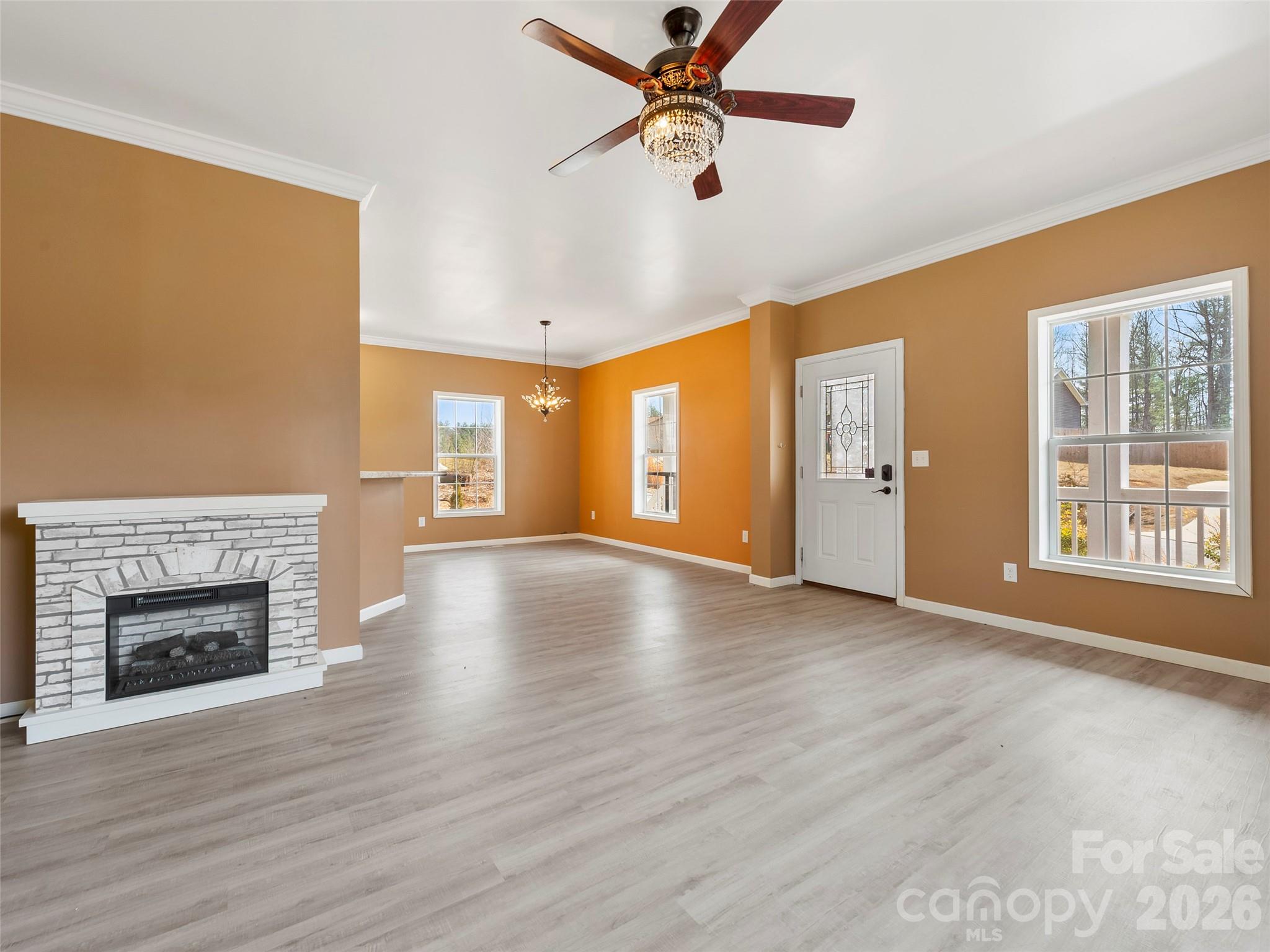 83 Moss Hill Drive — Hendersonville