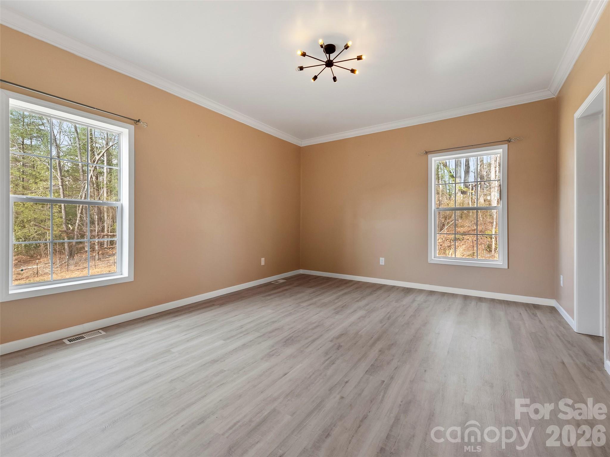 83 Moss Hill Drive — Hendersonville