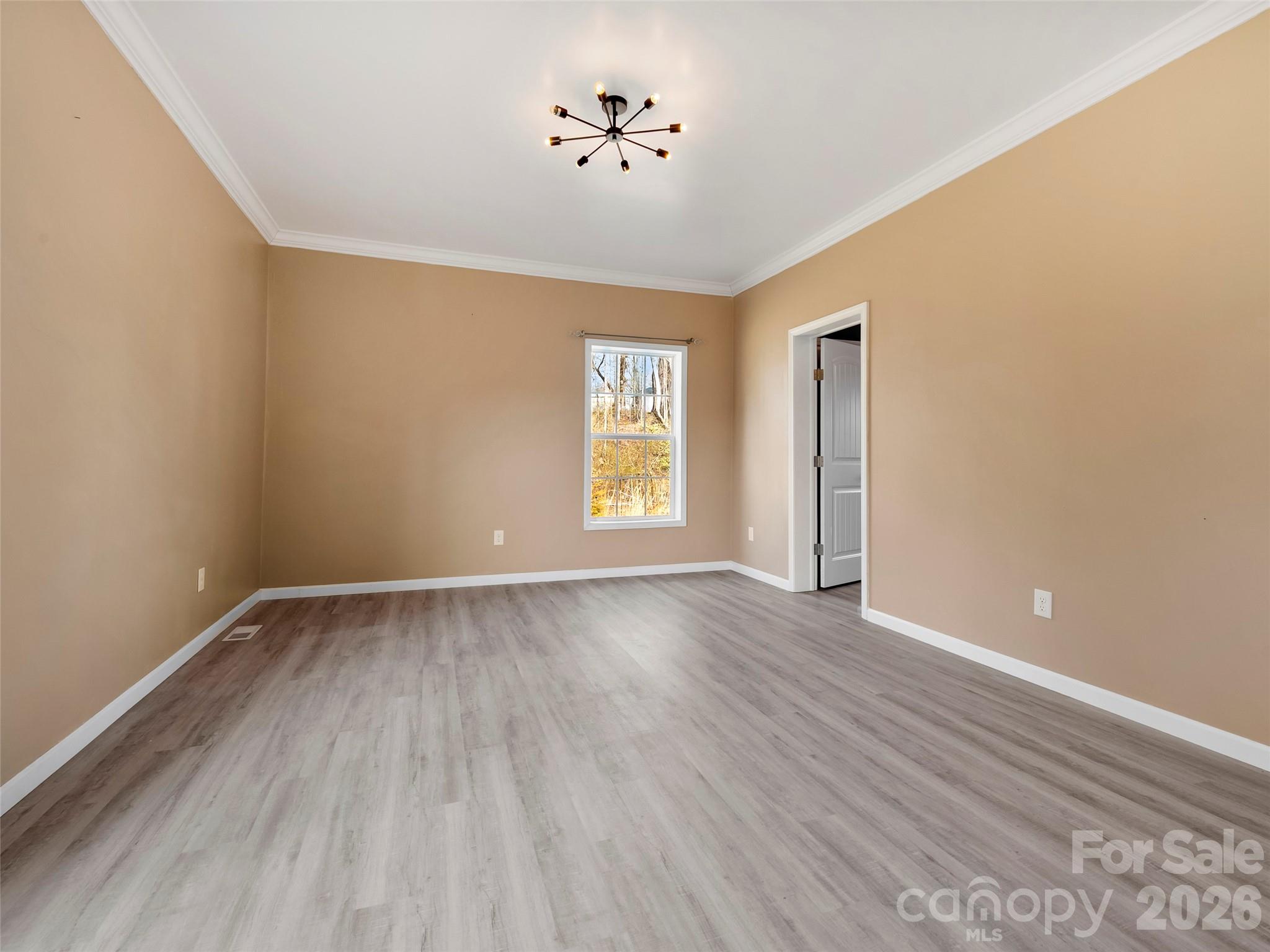 83 Moss Hill Drive — Hendersonville