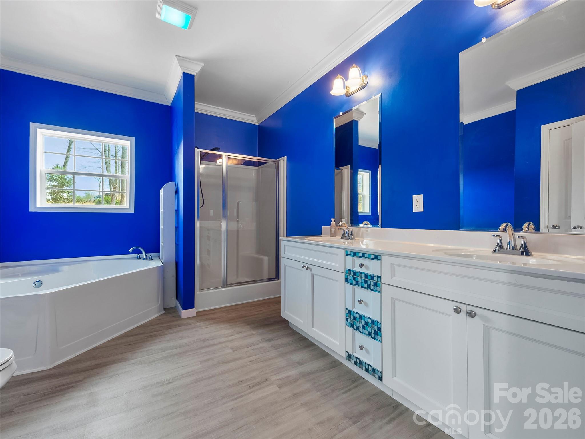 83 Moss Hill Drive — Hendersonville
