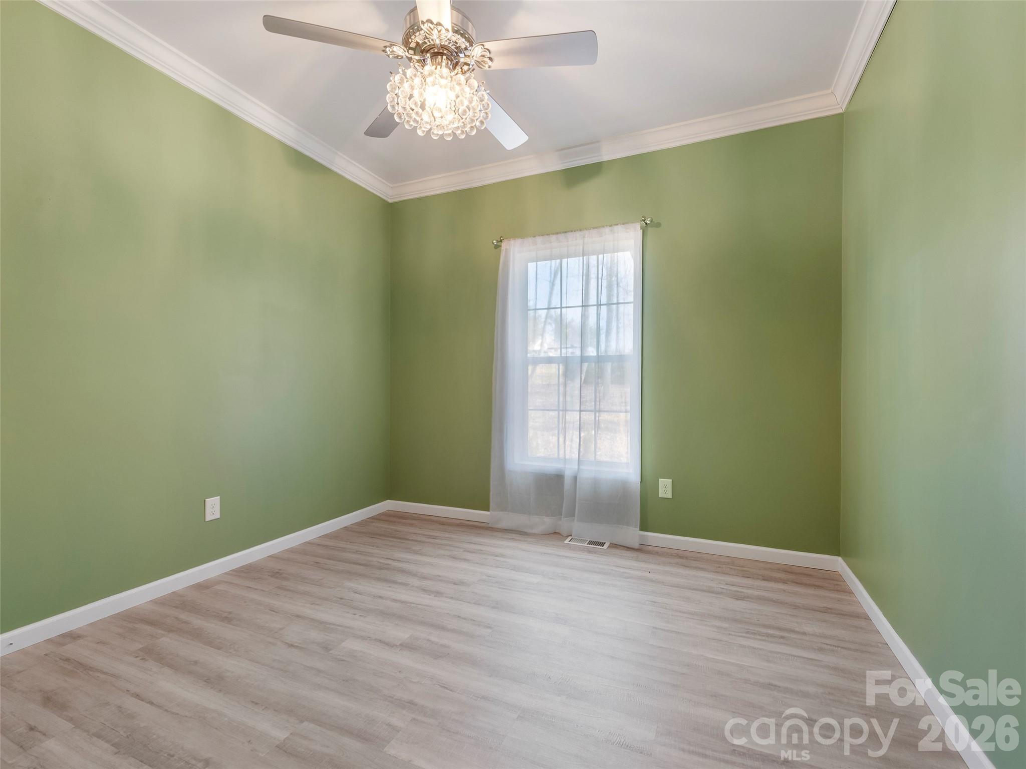83 Moss Hill Drive — Hendersonville