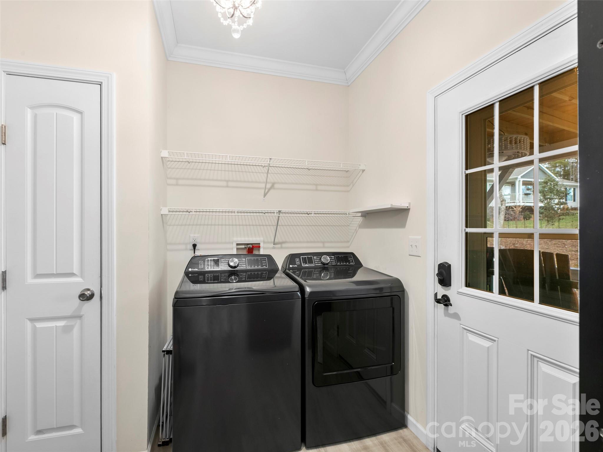 83 Moss Hill Drive — Hendersonville
