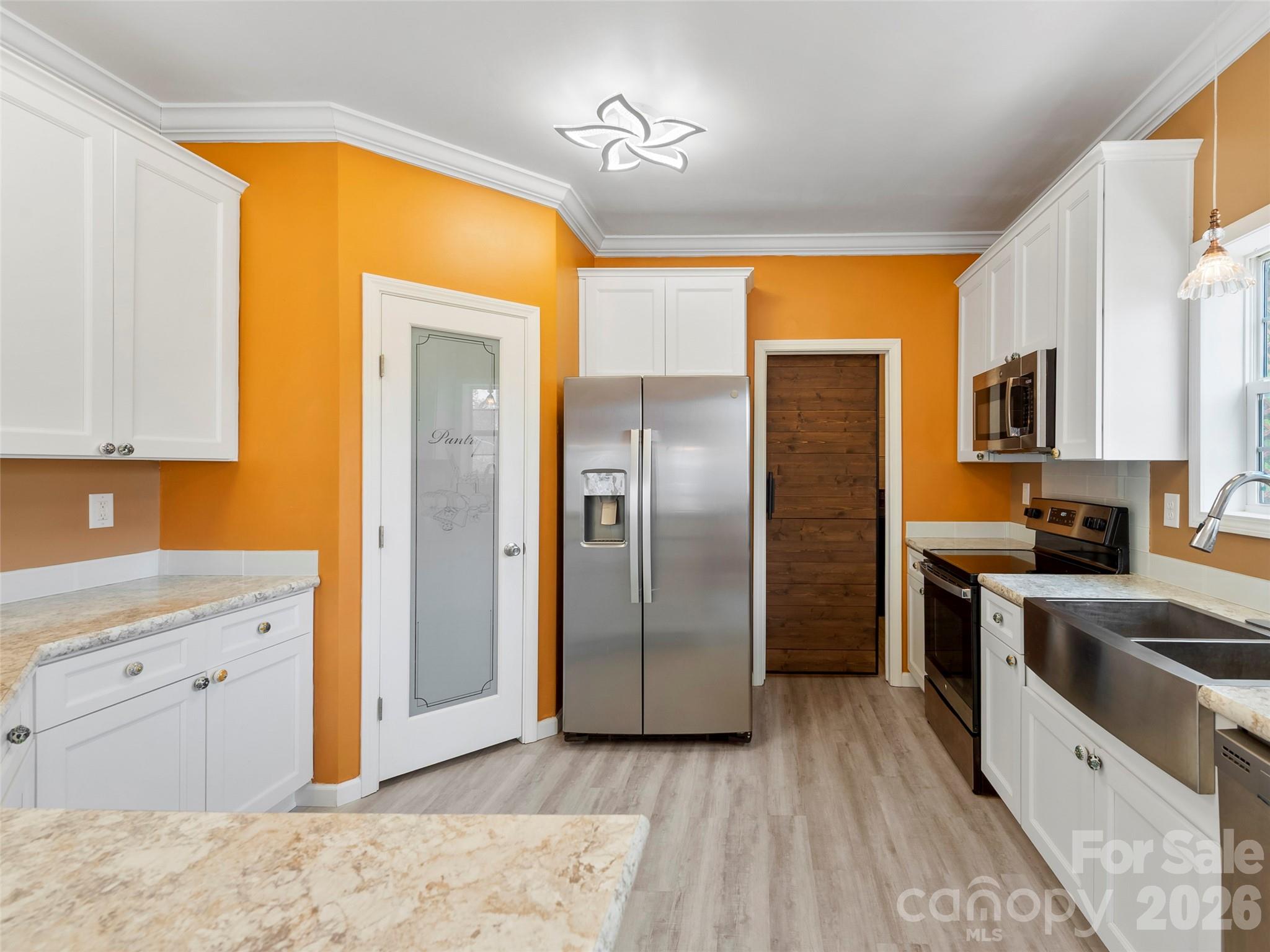83 Moss Hill Drive — Hendersonville