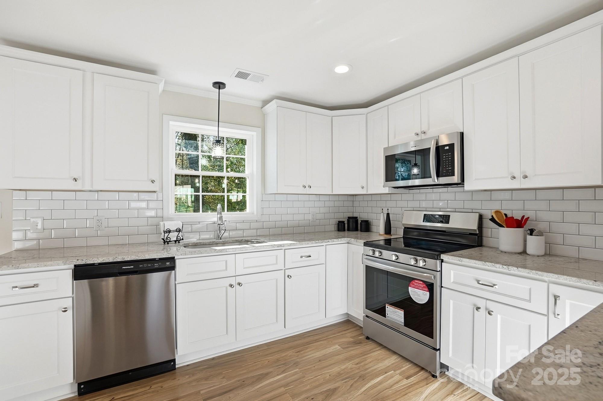 1015 W 6th Avenue B Avenue — Gastonia