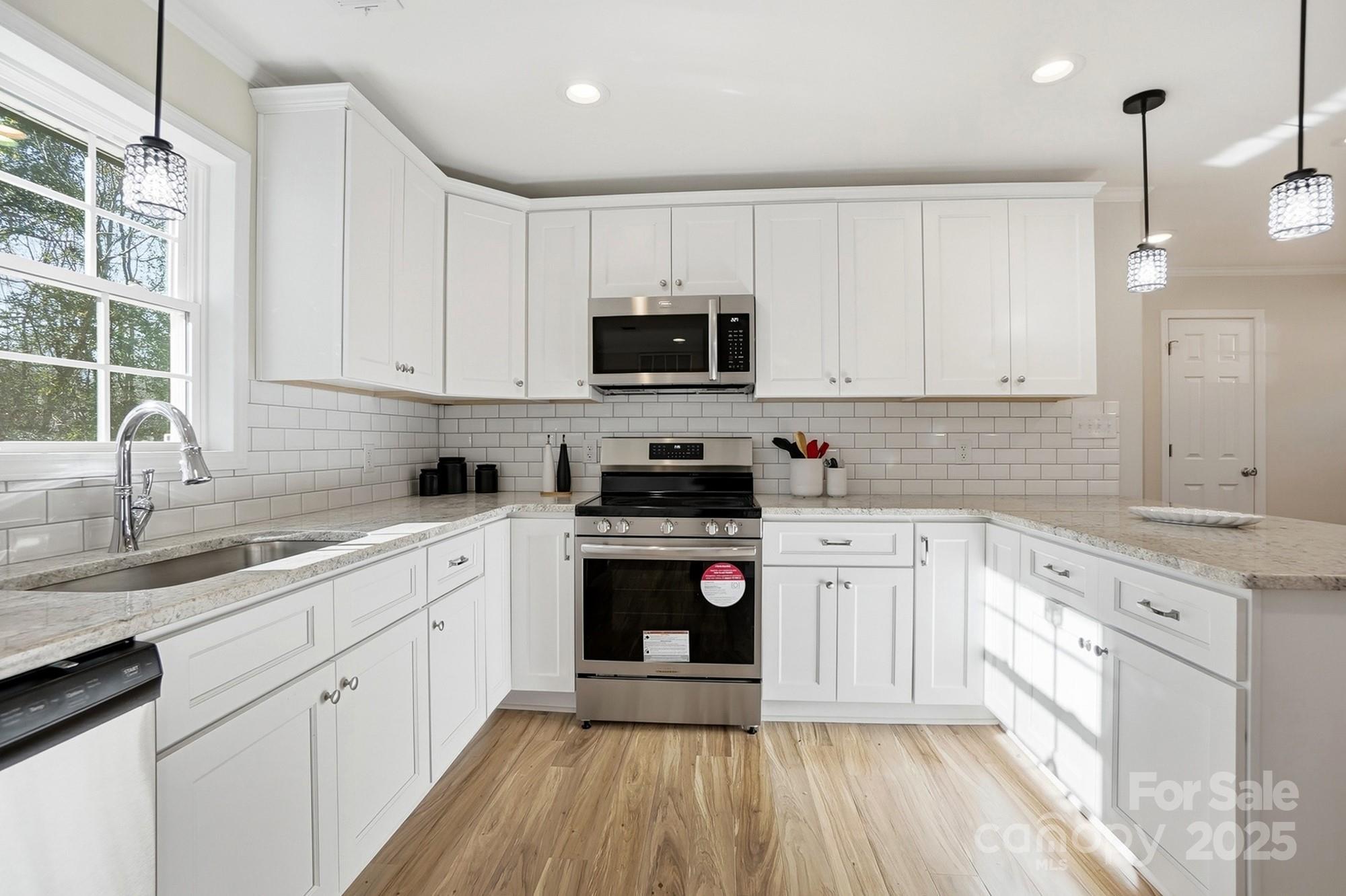 1015 W 6th Avenue B Avenue — Gastonia