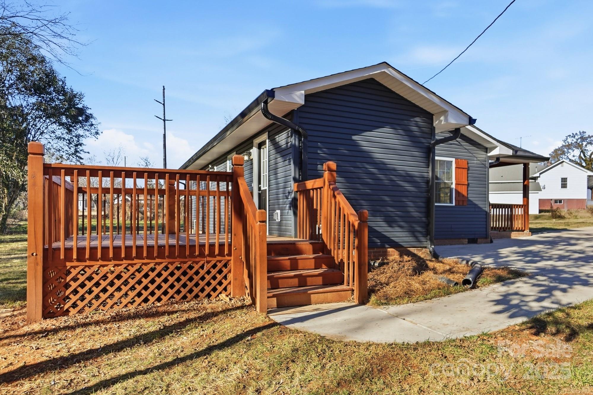 1015 W 6th Avenue B Avenue — Gastonia