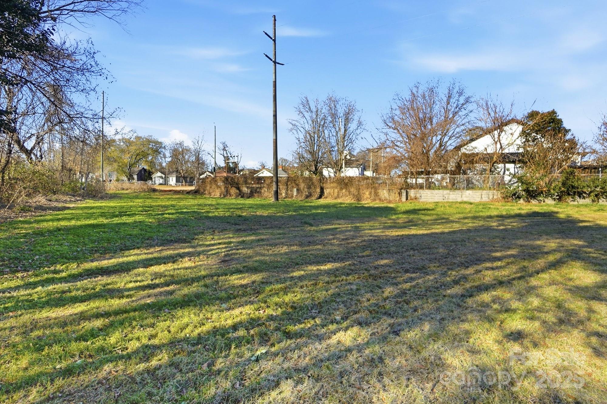 1015 W 6th Avenue B Avenue — Gastonia