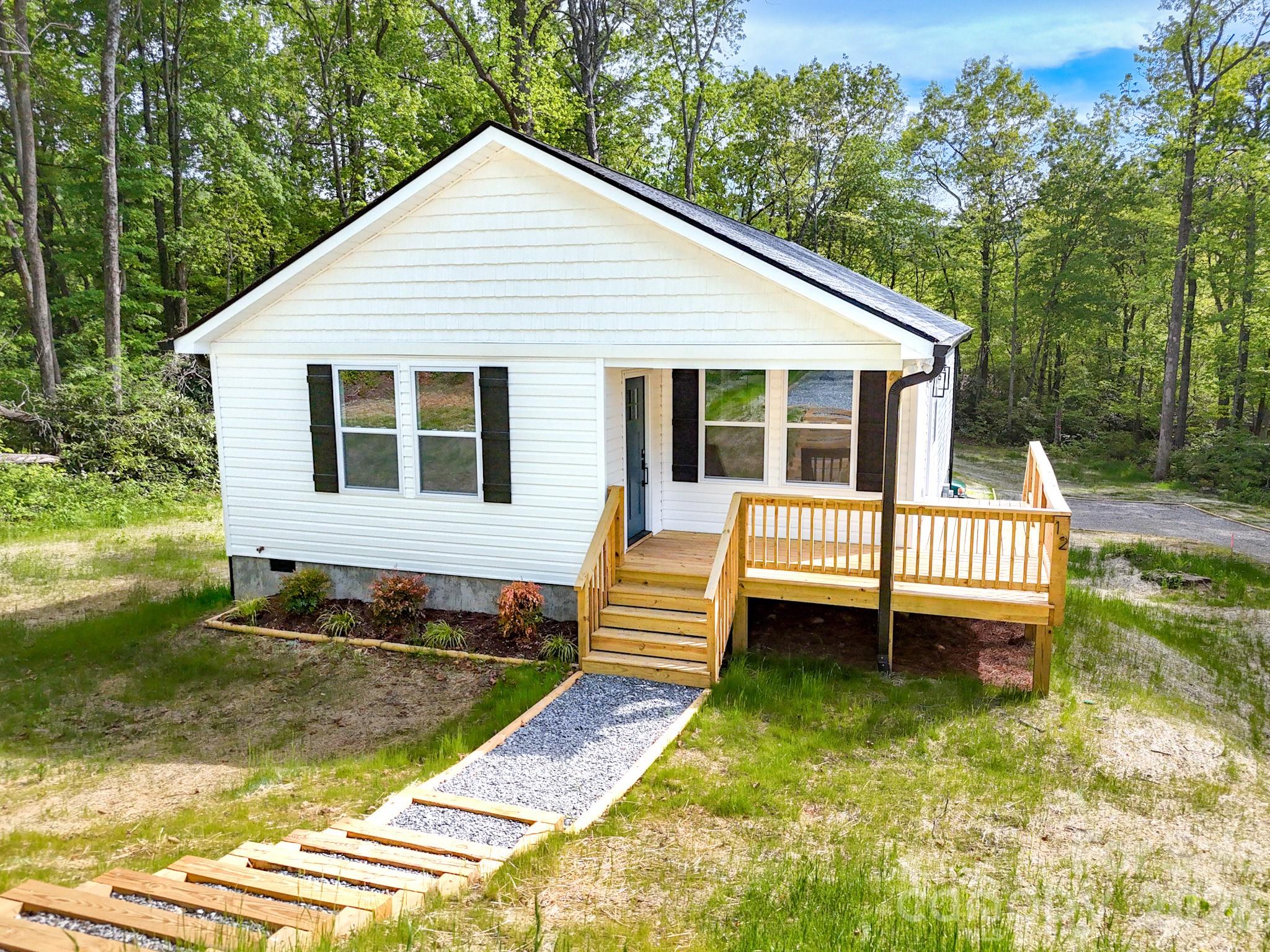 12 Knox Road — Black Mountain
