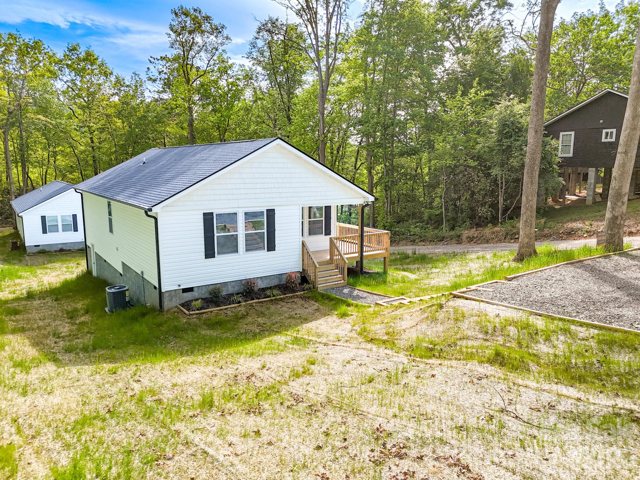 12 Knox Road — Black Mountain