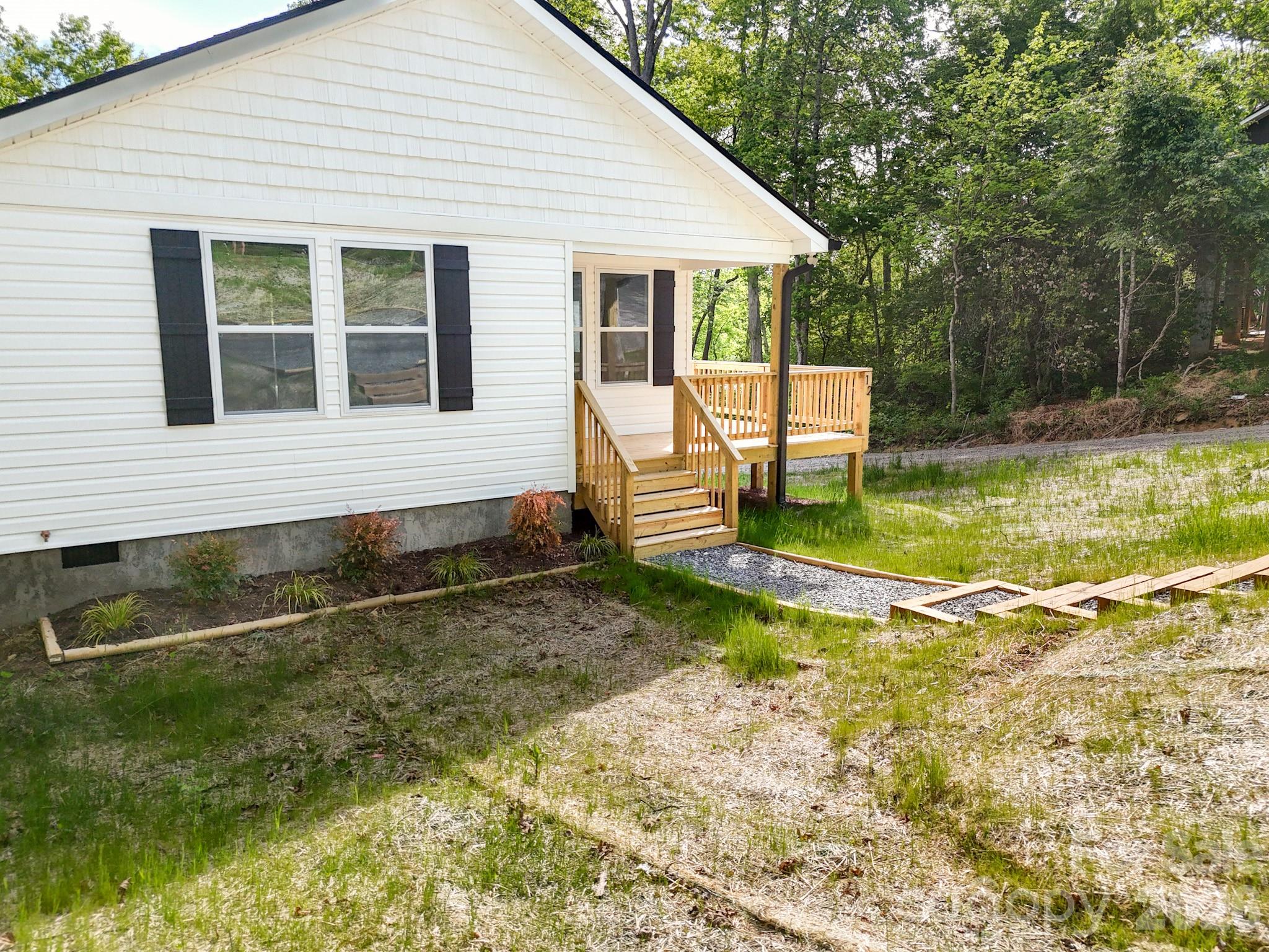 12 Knox Road — Black Mountain