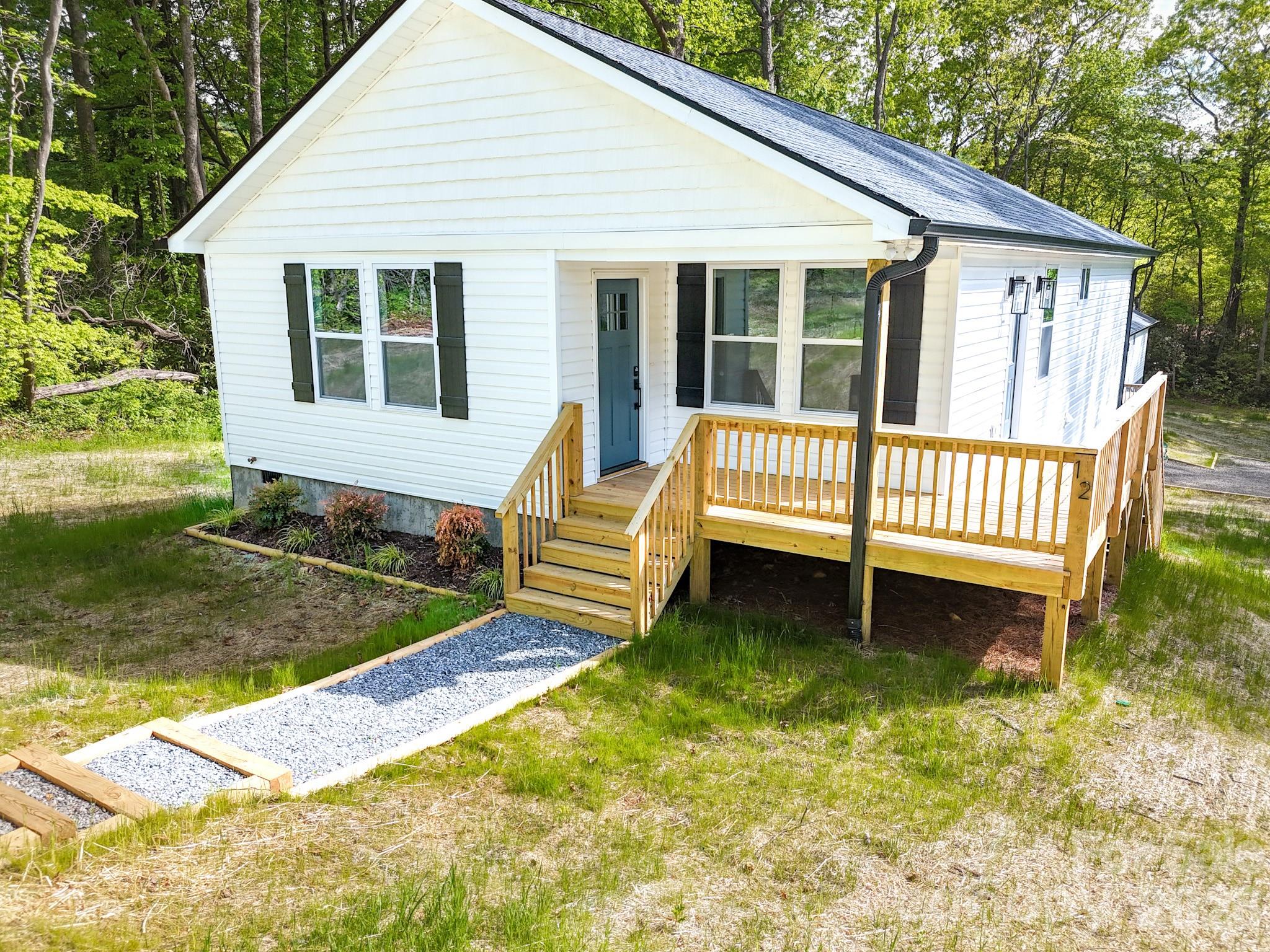12 Knox Road — Black Mountain