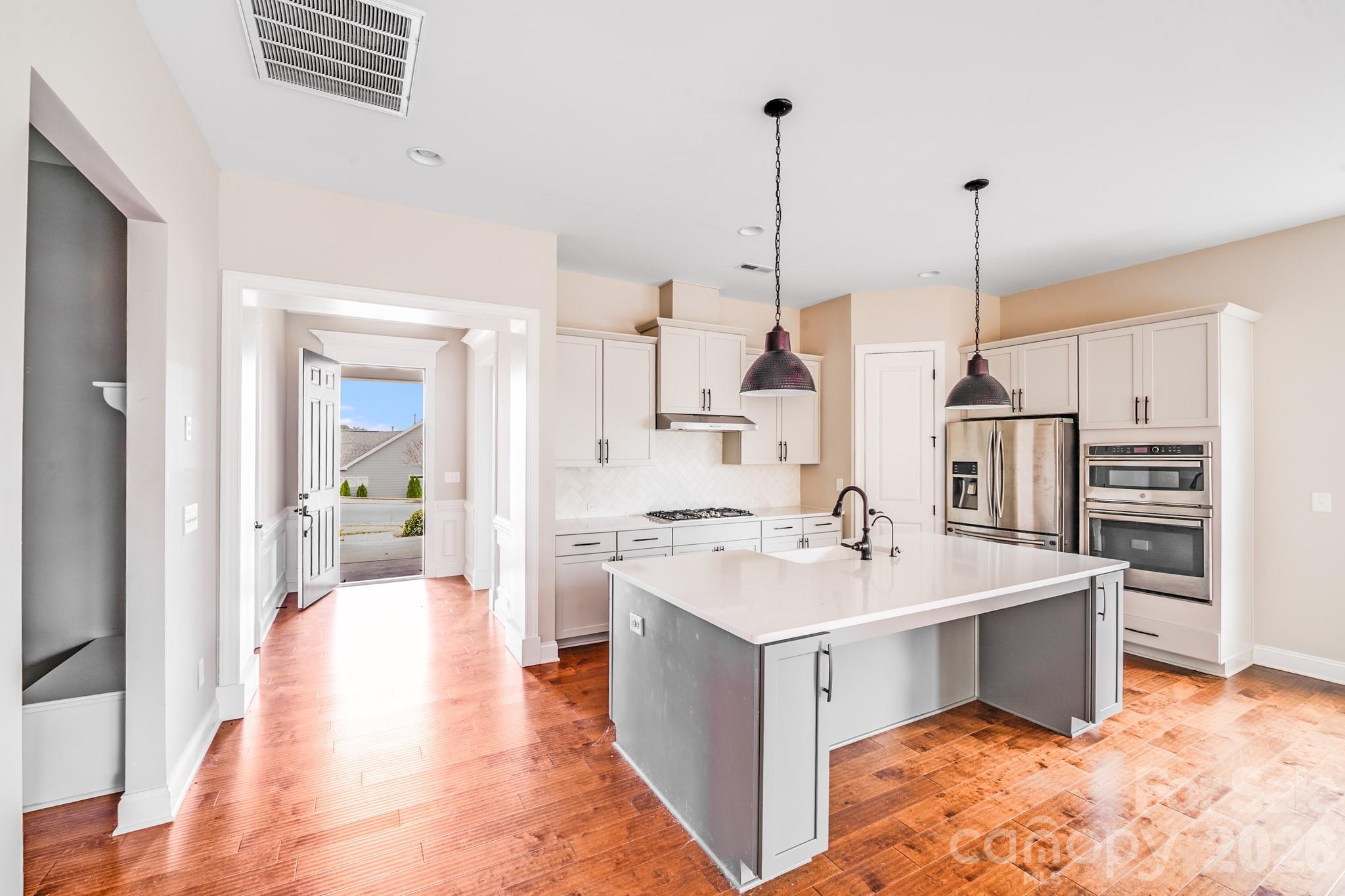 16004 Deer River Road — Charlotte