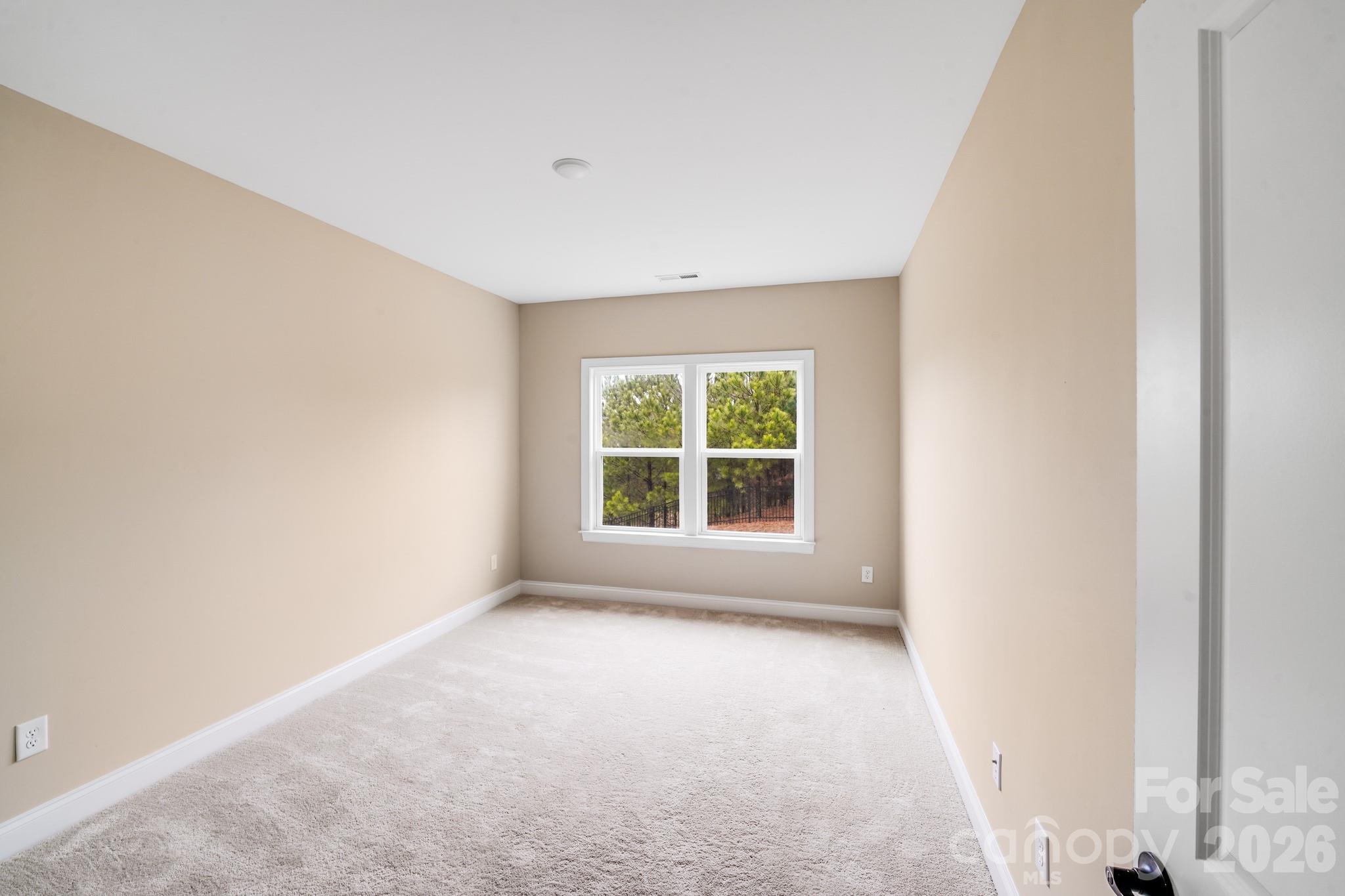 16004 Deer River Road — Charlotte
