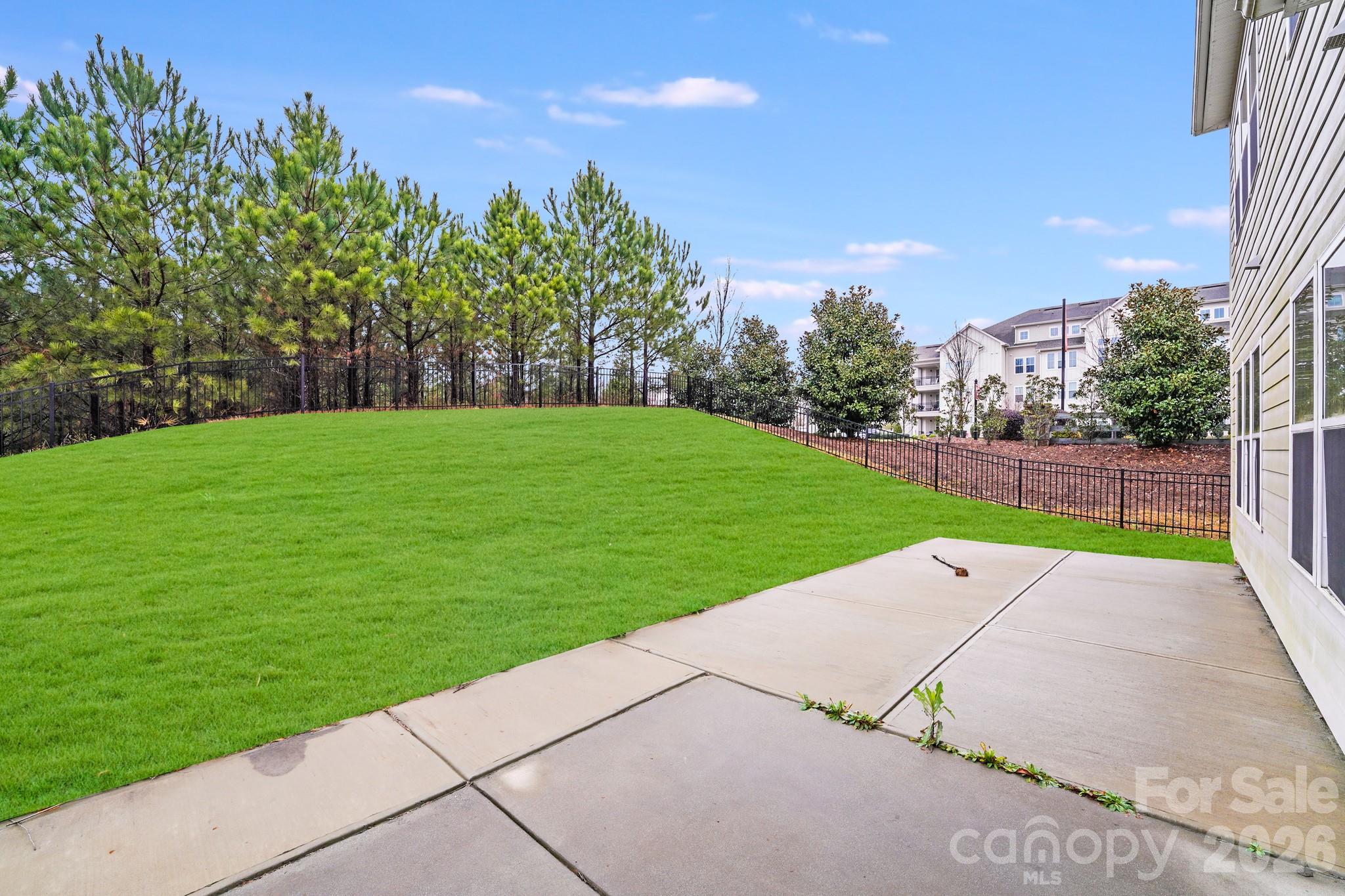 16004 Deer River Road — Charlotte