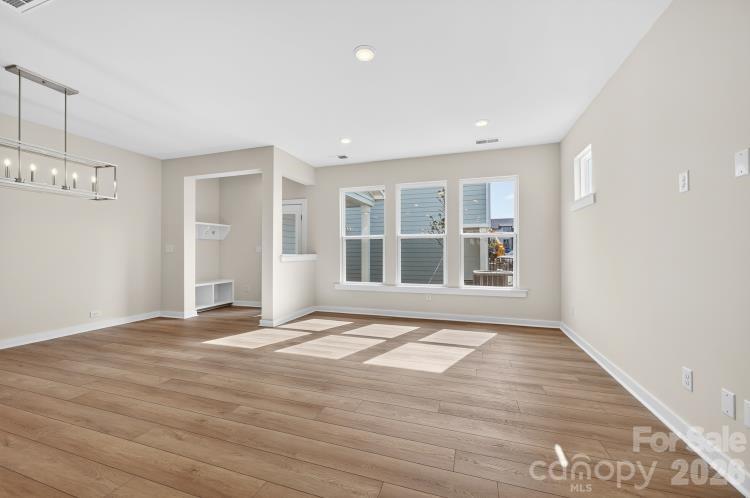 10110 Mamillion Drive — Huntersville