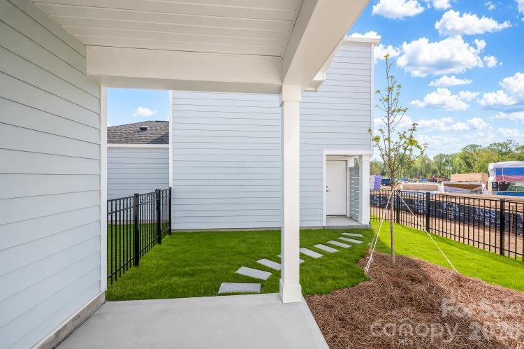10110 Mamillion Drive — Huntersville