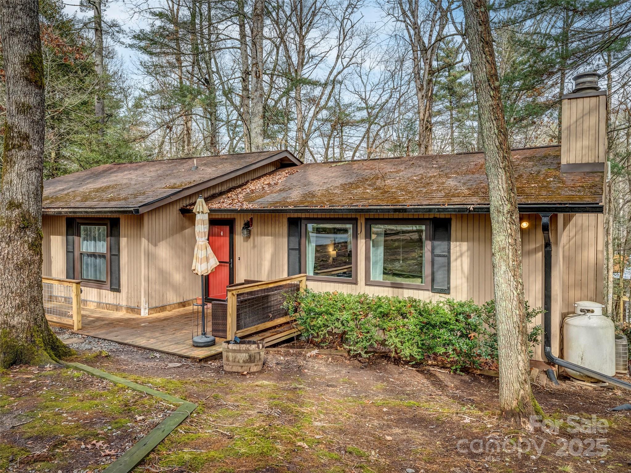 531 Three Mile Knob Road — Pisgah Forest