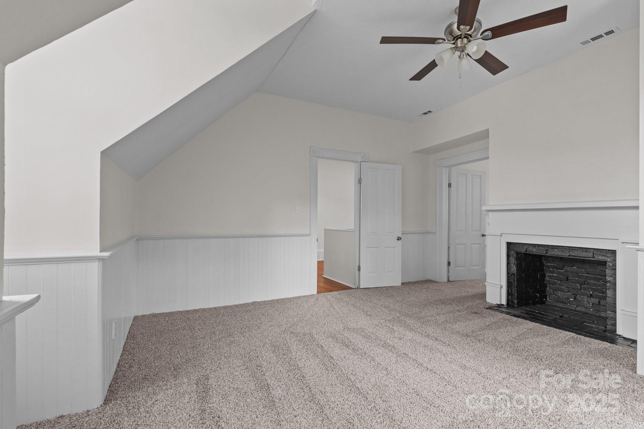301 W Central Street — Maxton