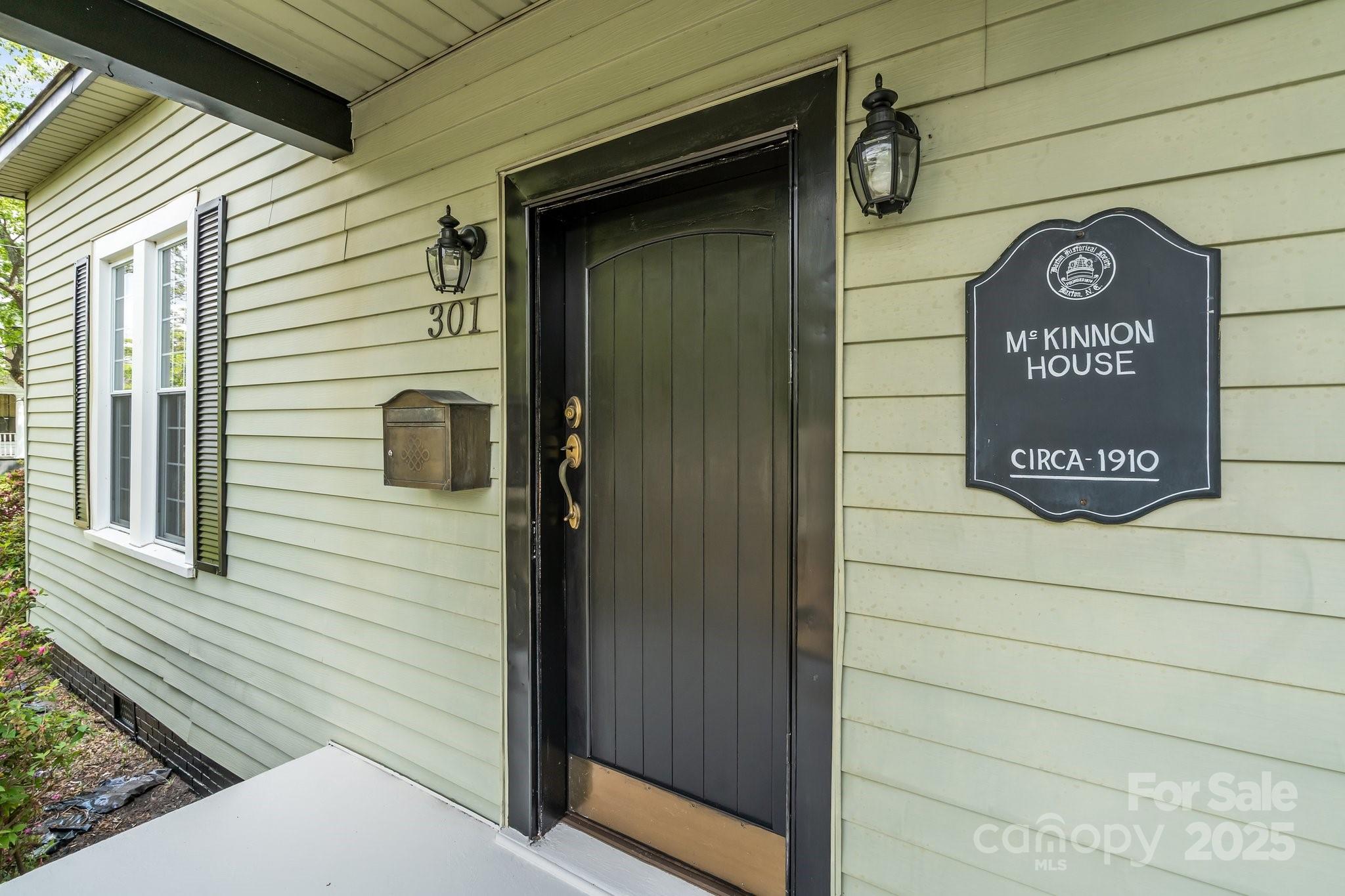 301 W Central Street — Maxton