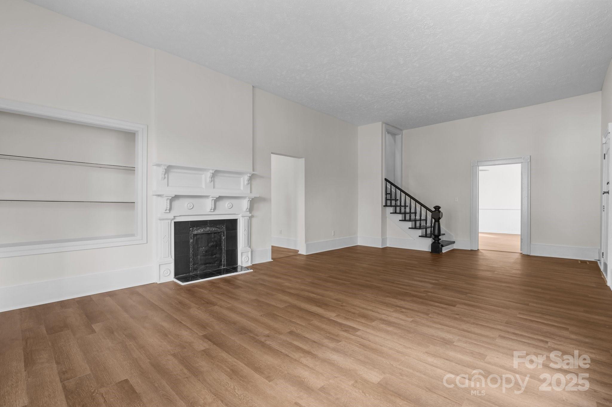 301 W Central Street — Maxton