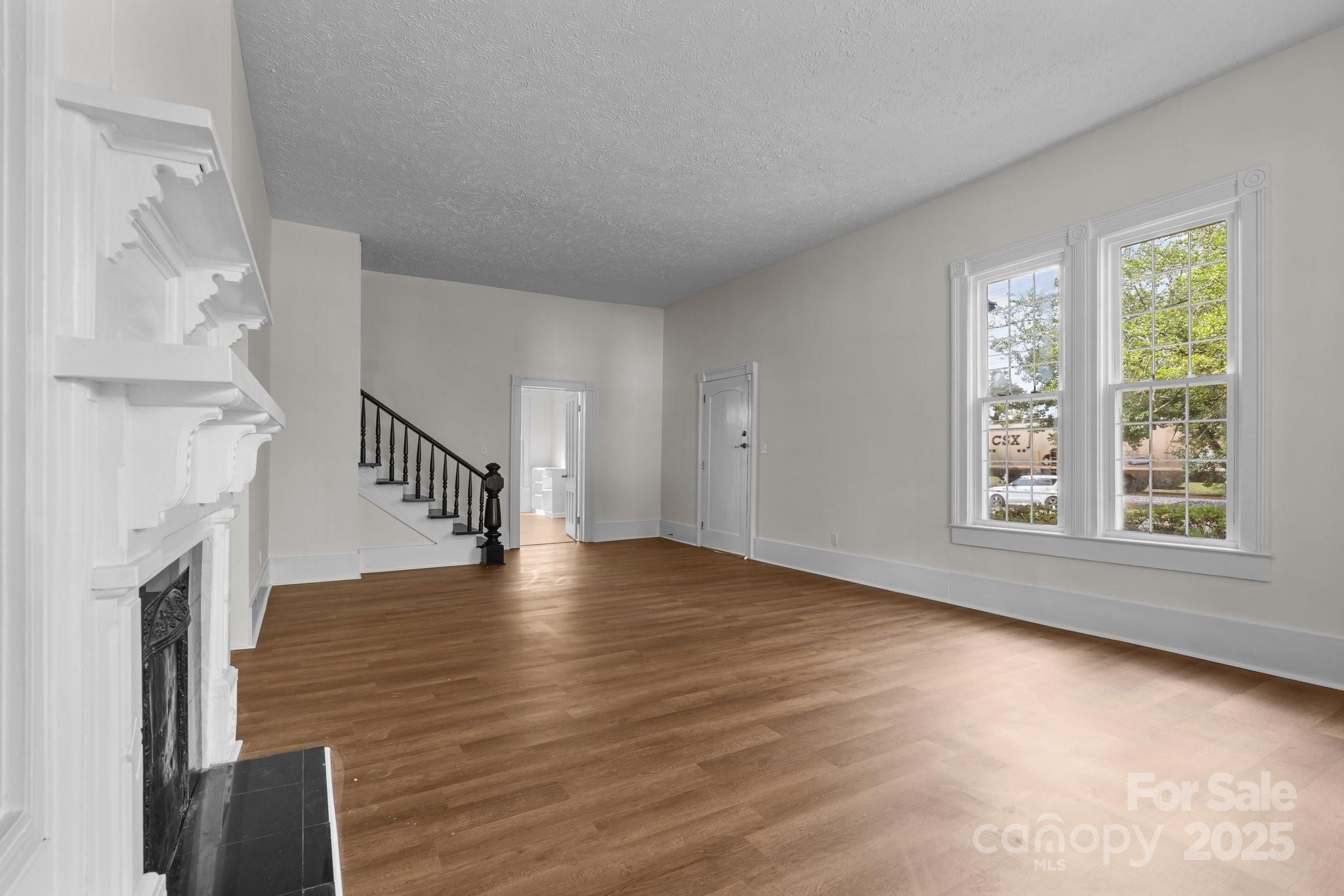 301 W Central Street — Maxton