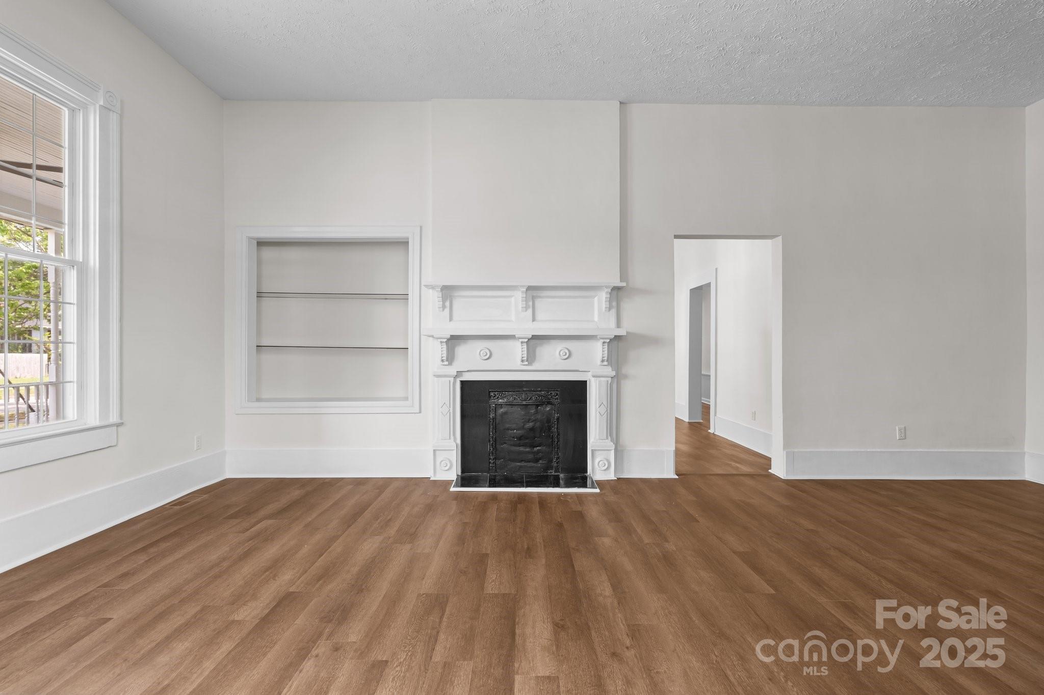 301 W Central Street — Maxton