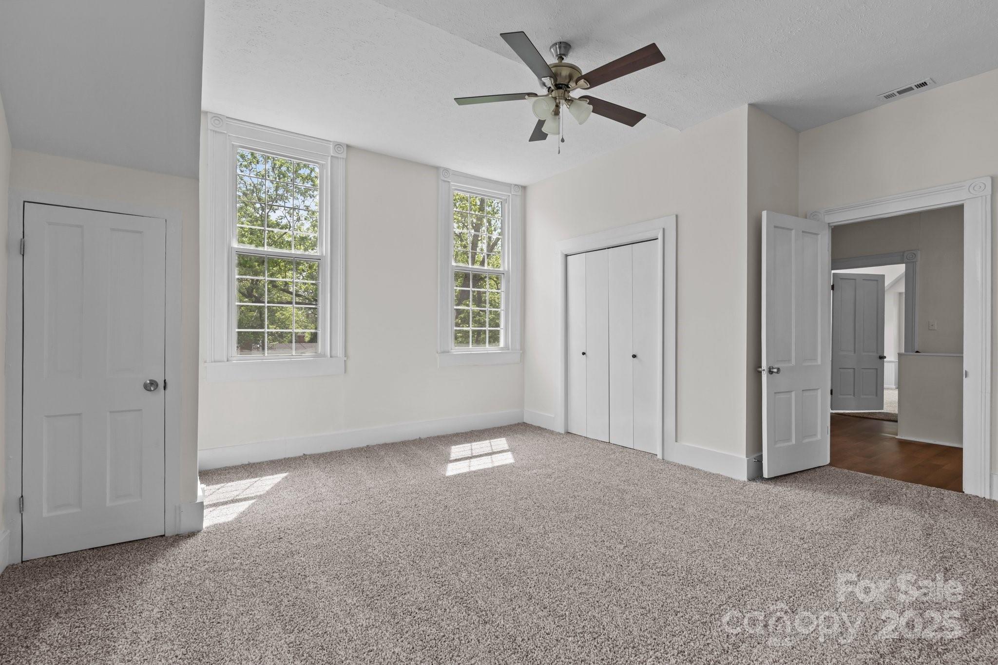 301 W Central Street — Maxton