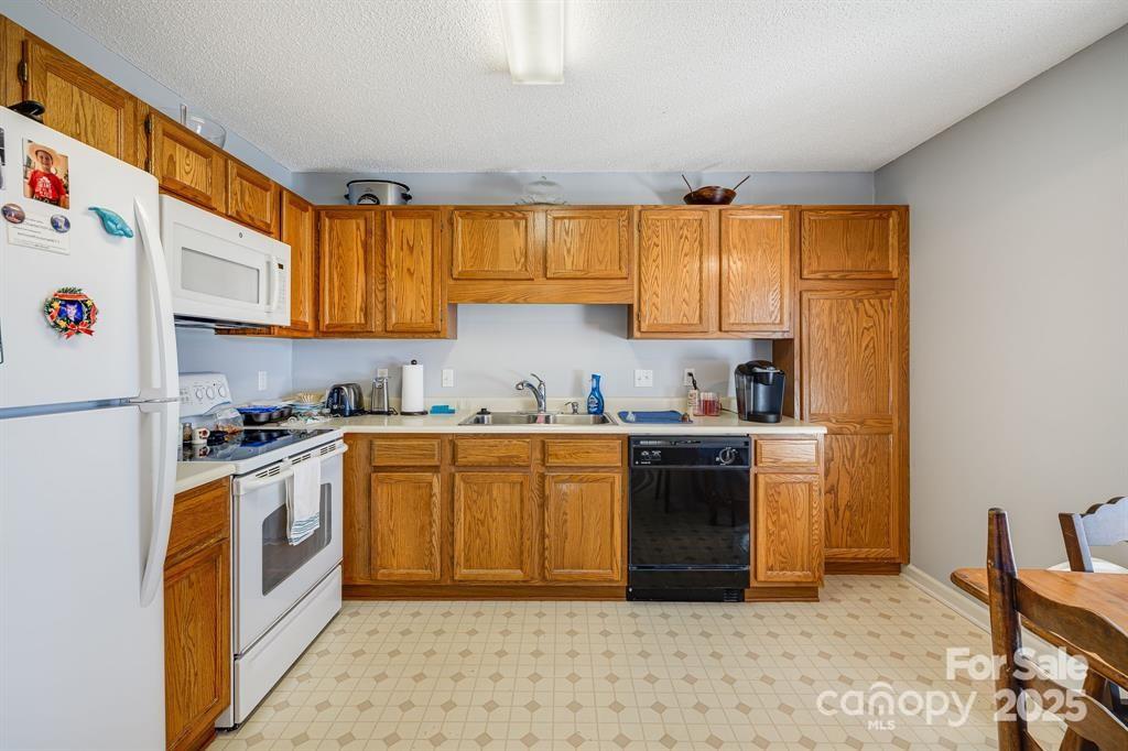 2904 Sagamore Lane — Asheville
