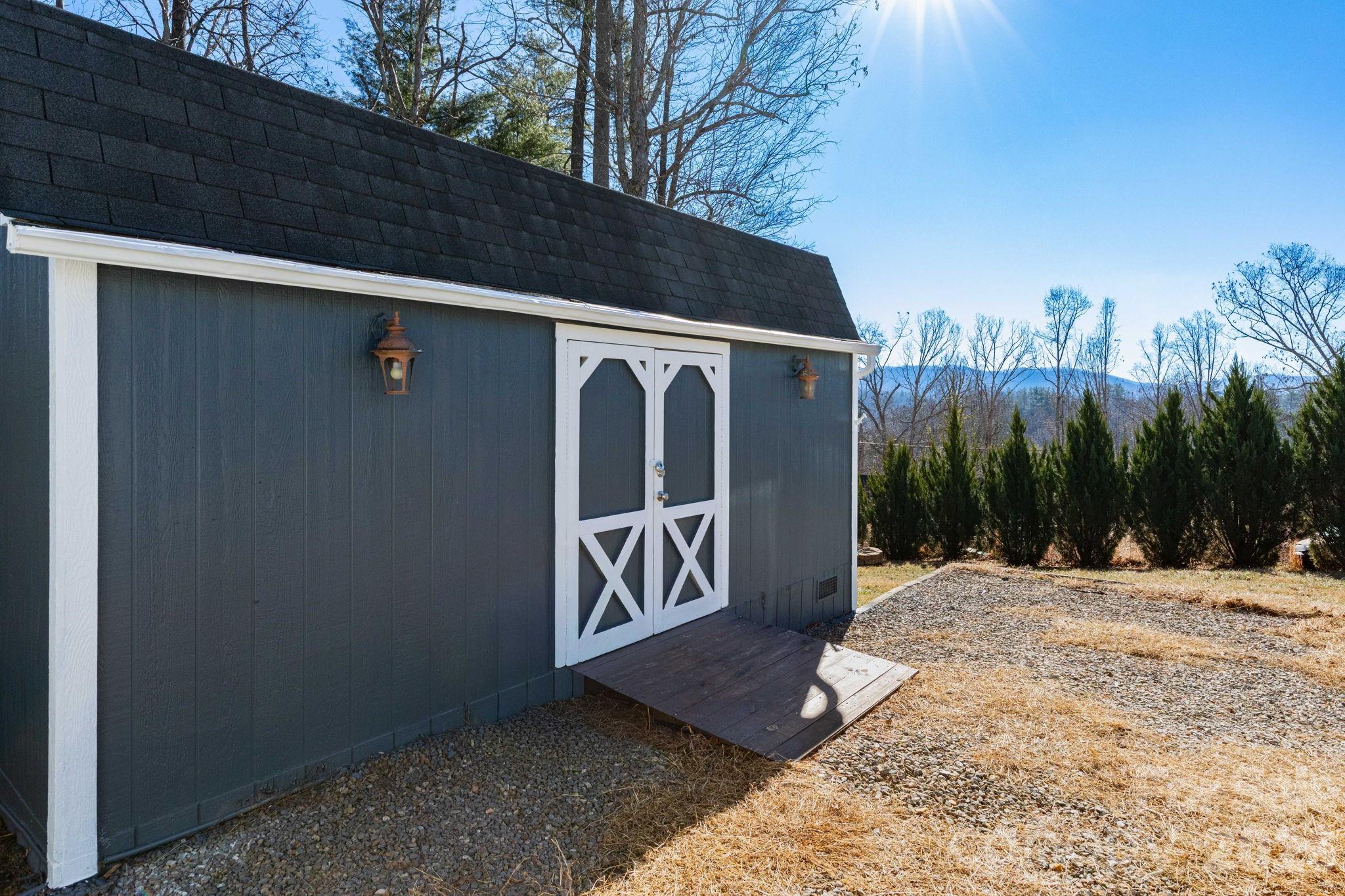 7 McGee Ridge Road — Fairview