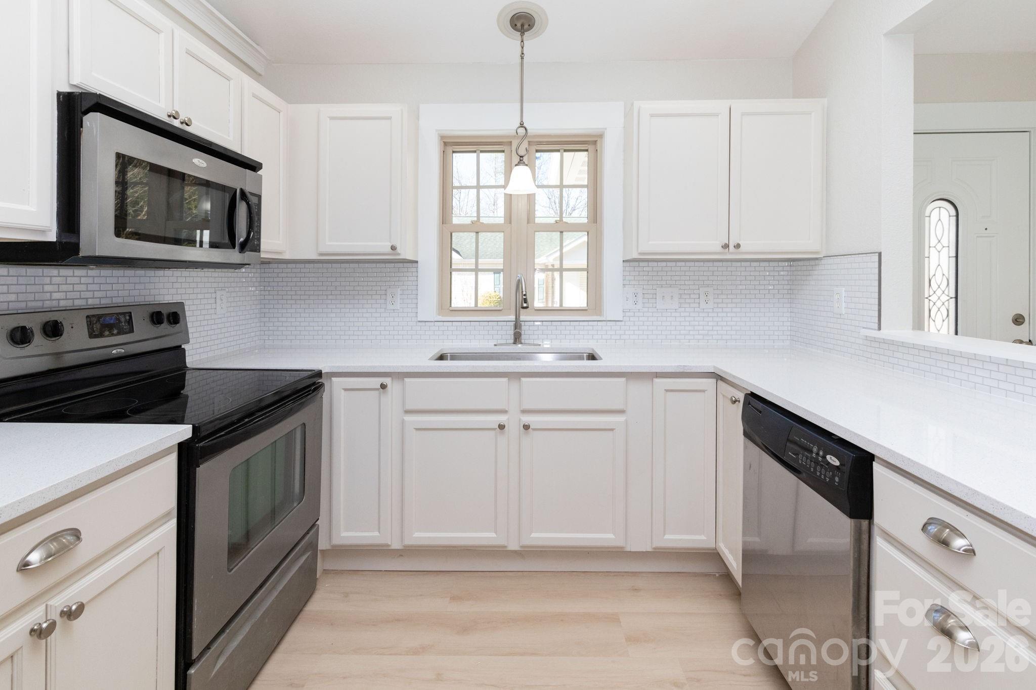 7 McGee Ridge Road — Fairview