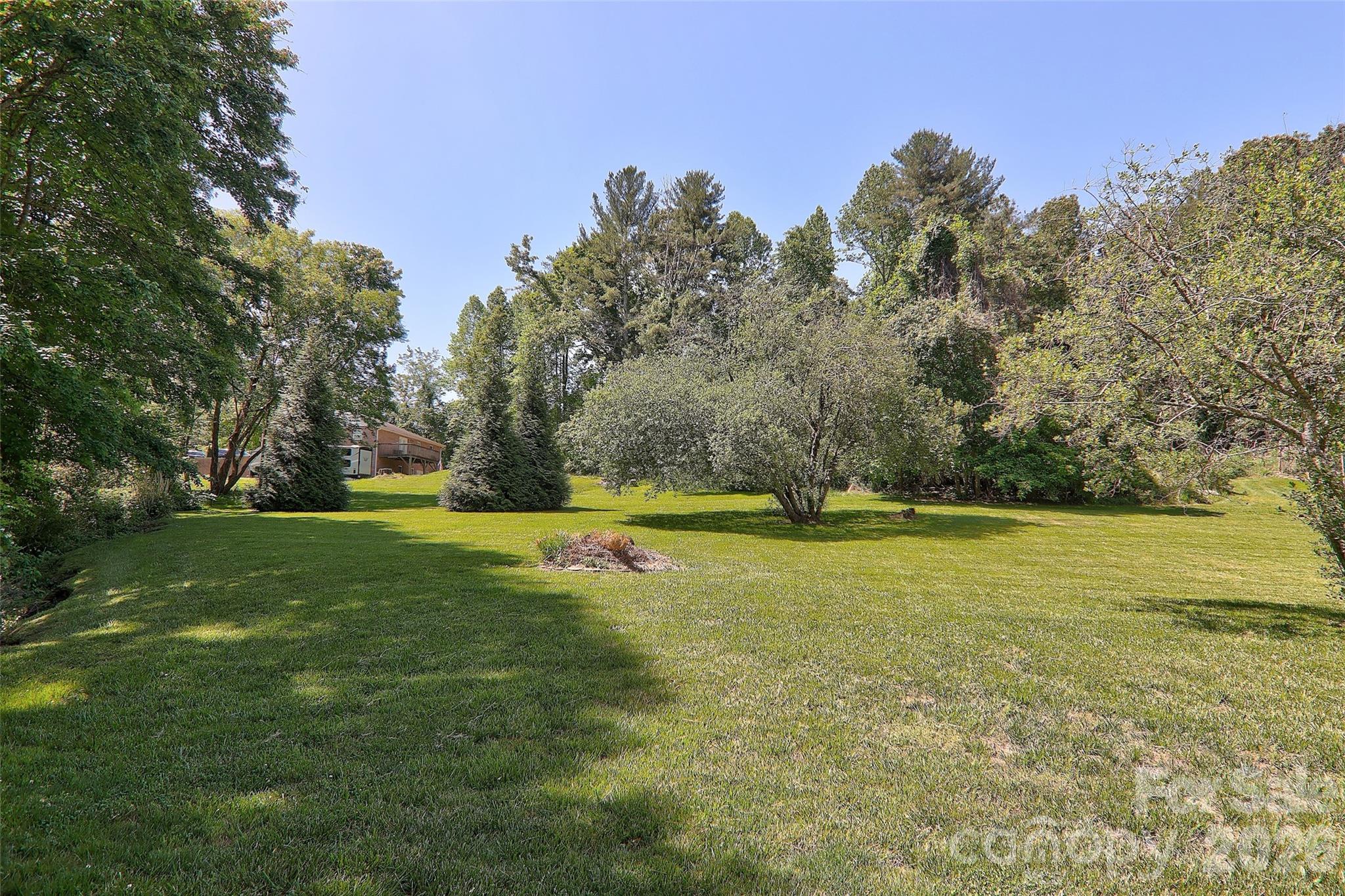 16 Southwood Drive — Weaverville