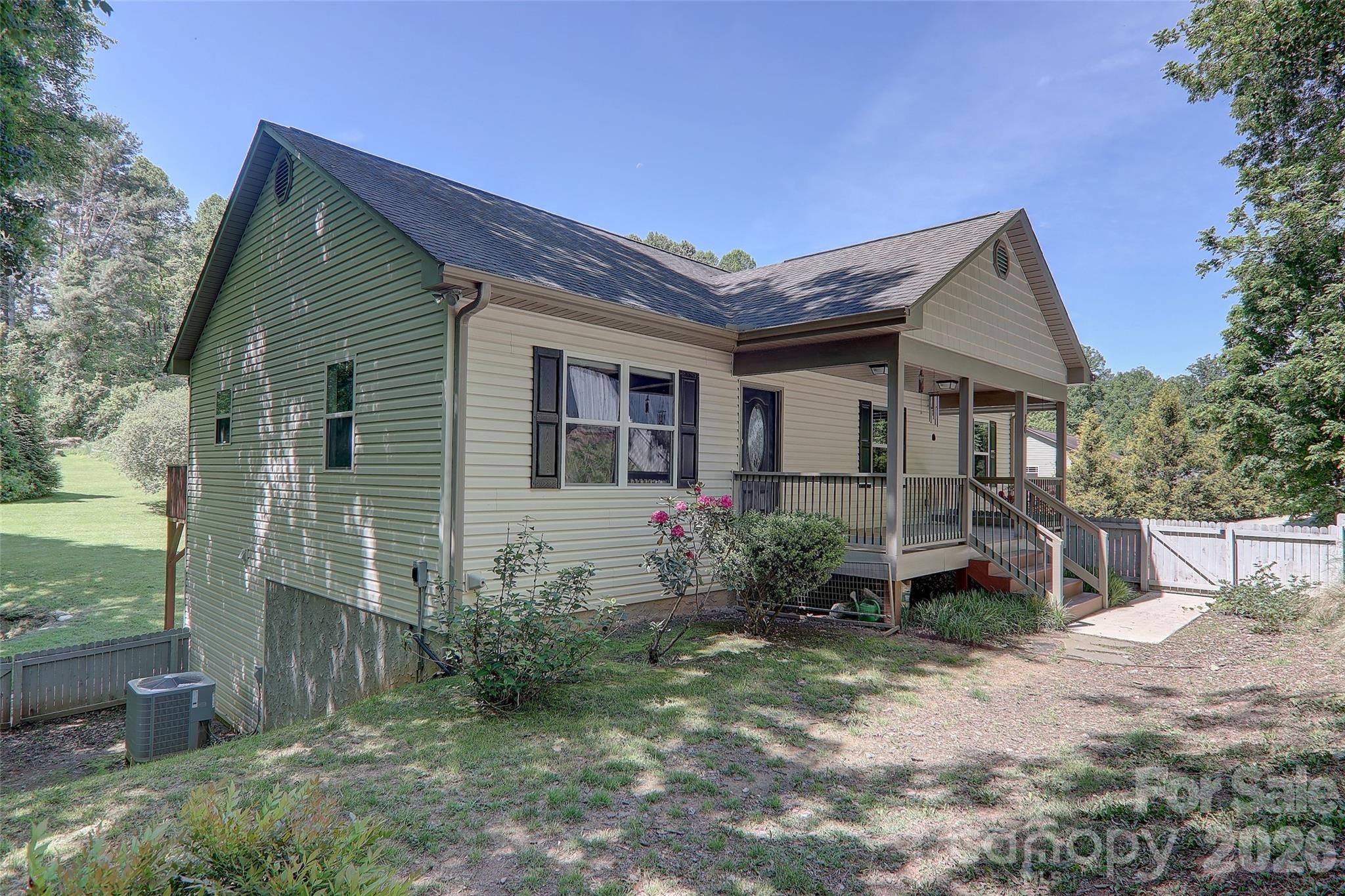 16 Southwood Drive — Weaverville