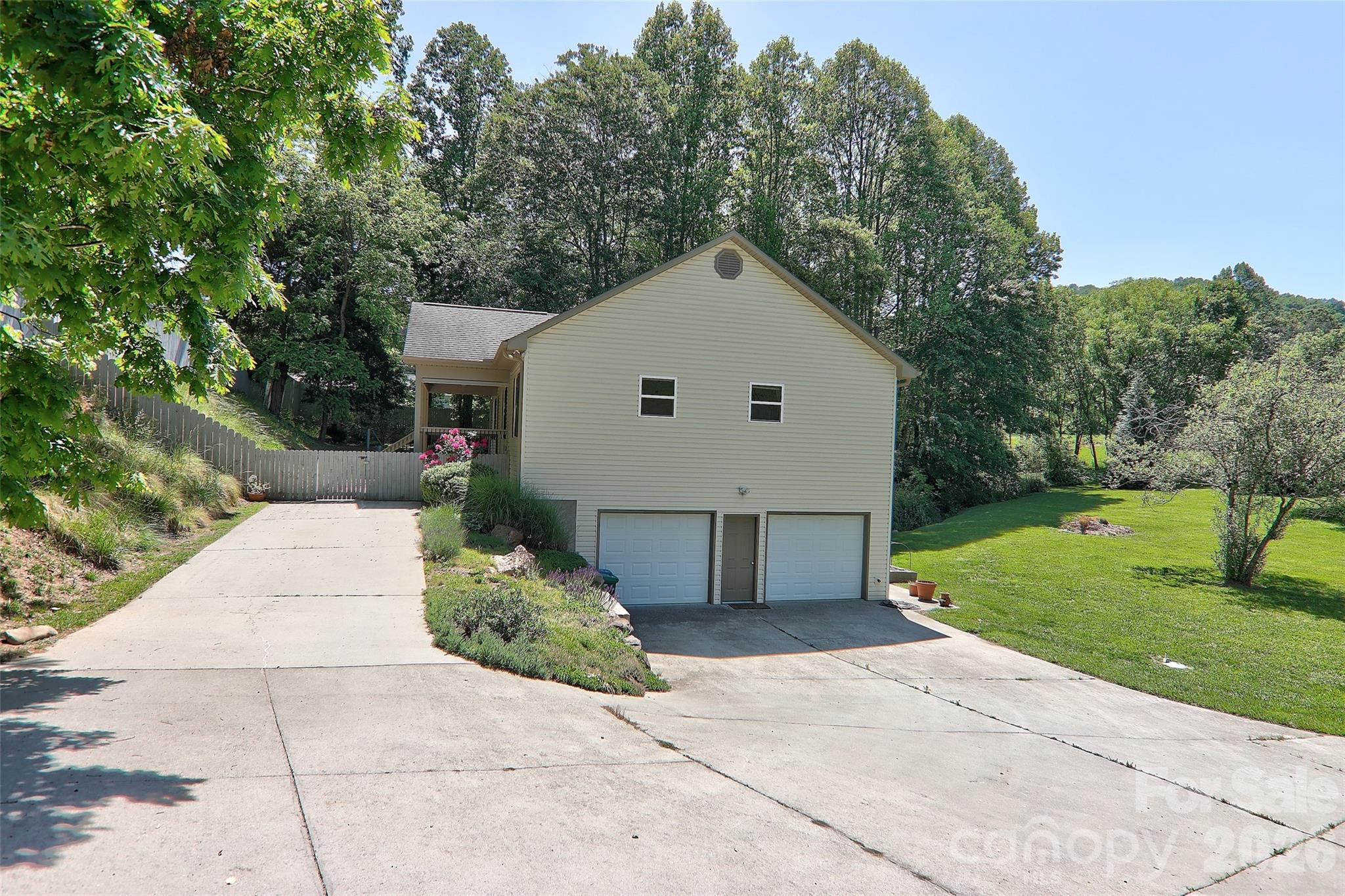 16 Southwood Drive — Weaverville