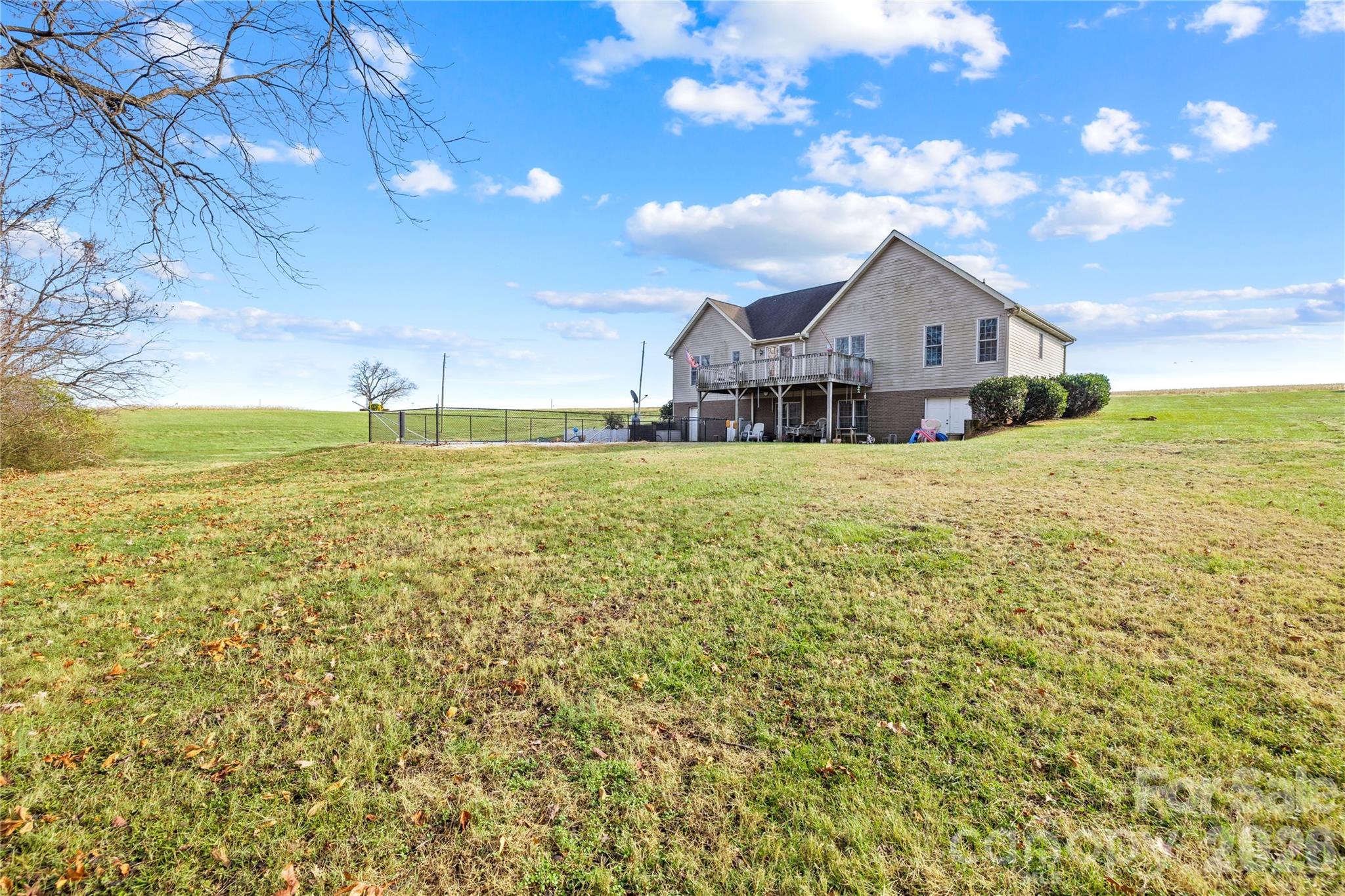 101 Alma Drive — Steadman