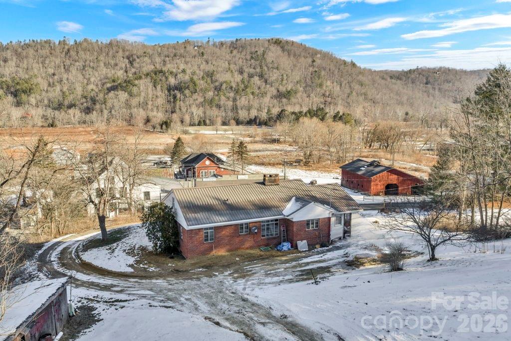 3606 NC Highway 194 None S — Sugar Grove