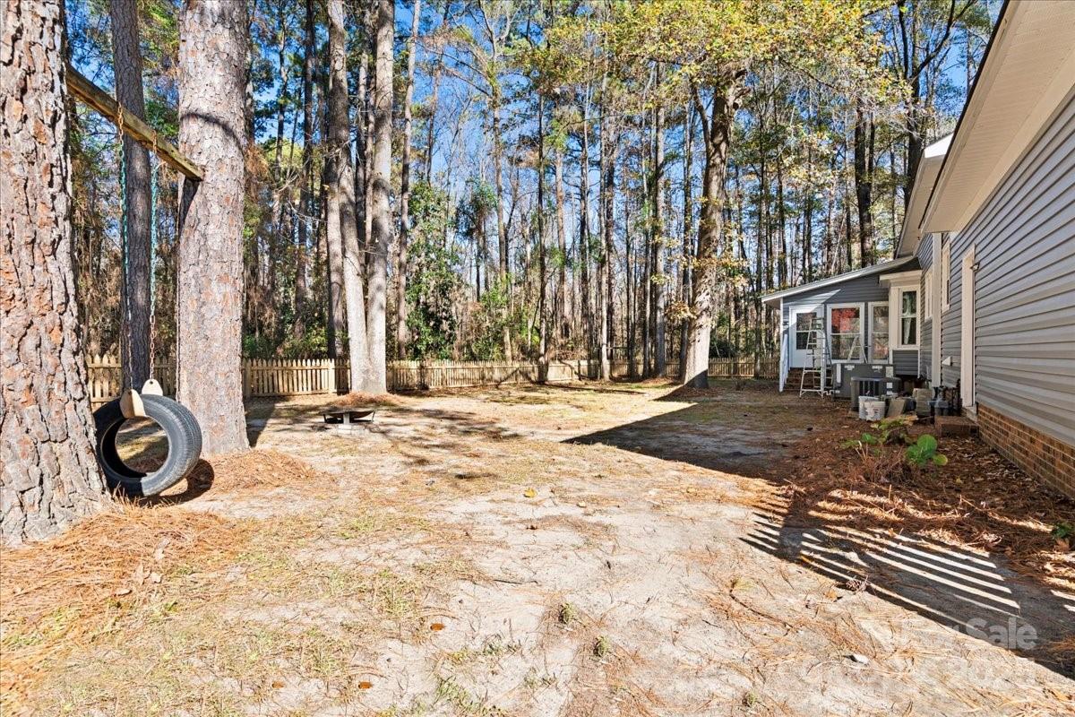 305 Virginia Avenue — Cheraw