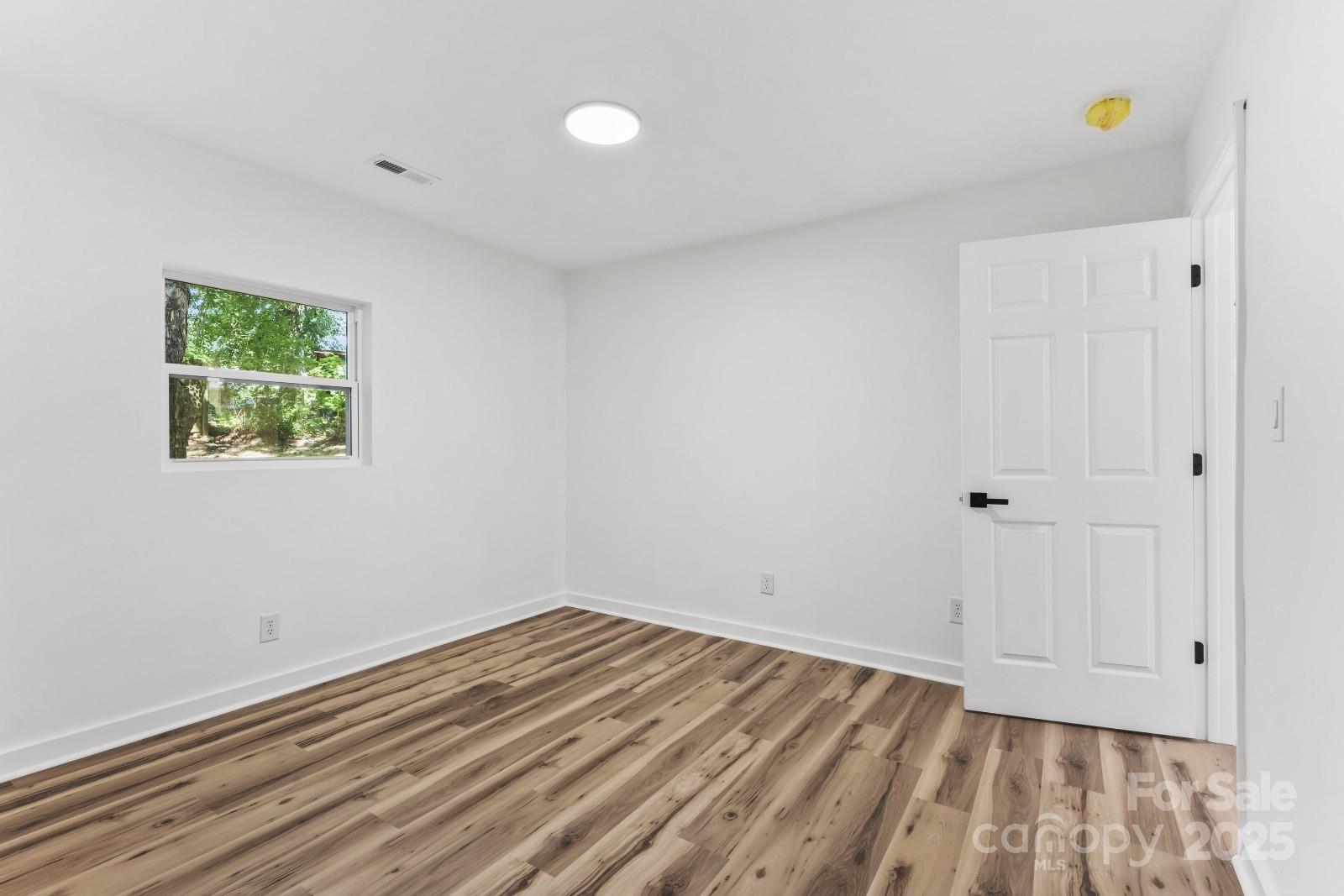 1050 Barnett Drive — Kings Mountain