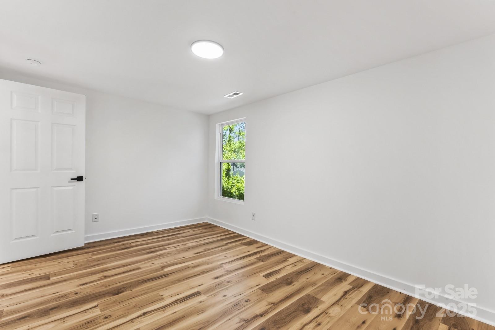 1050 Barnett Drive — Kings Mountain