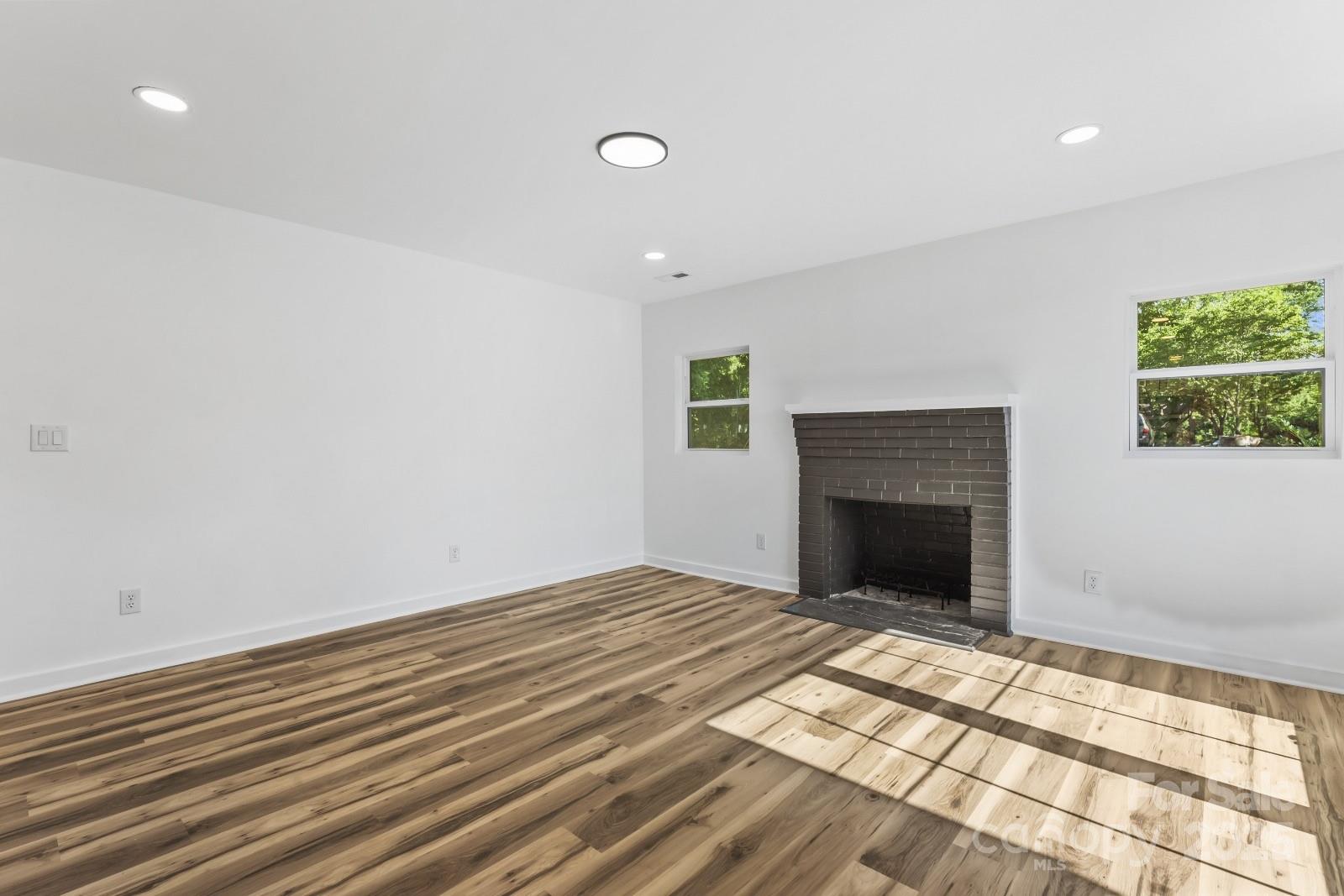 1050 Barnett Drive — Kings Mountain